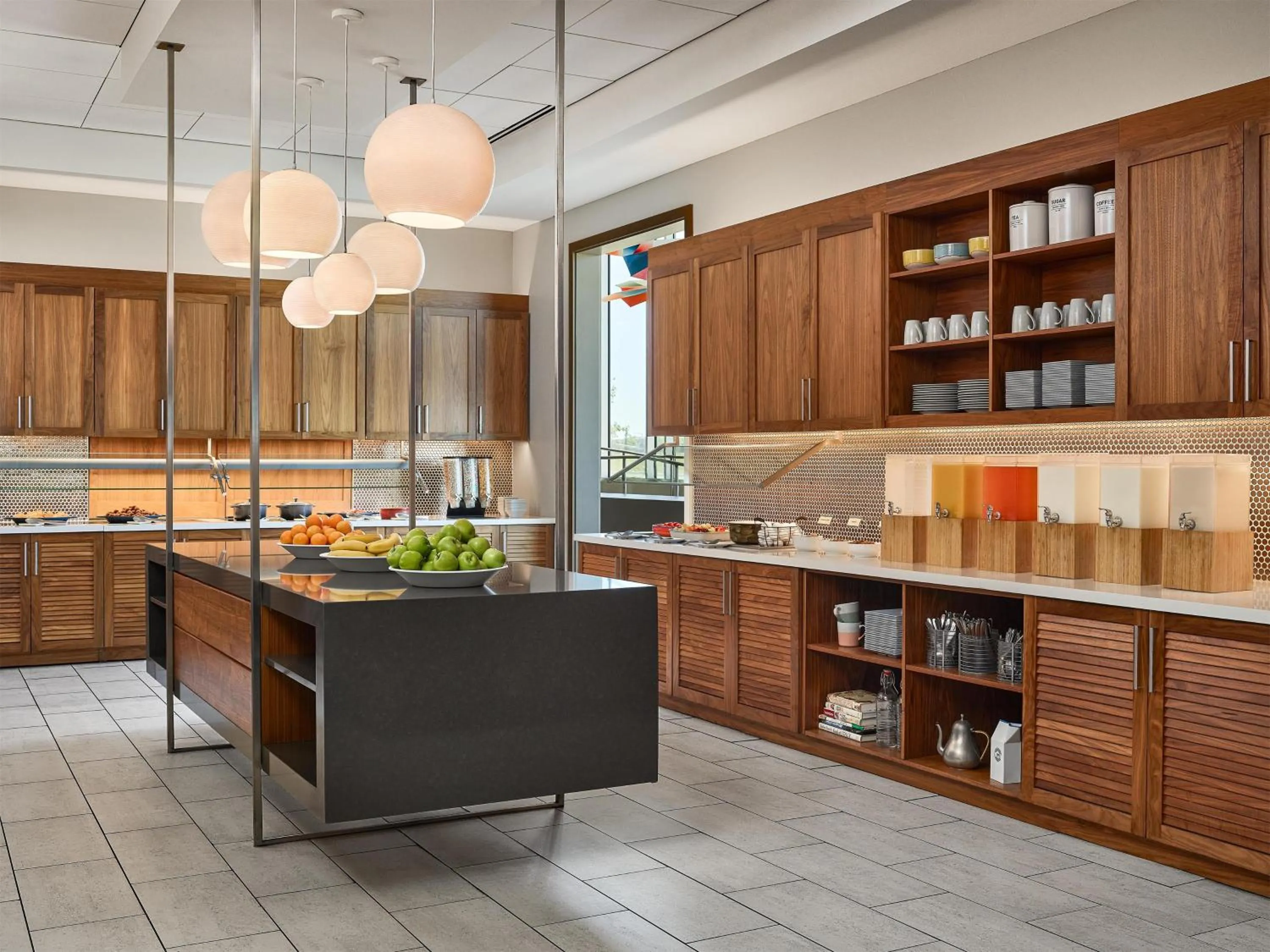 Restaurant/places to eat in Hyatt Place Pena Station/Denver Airport