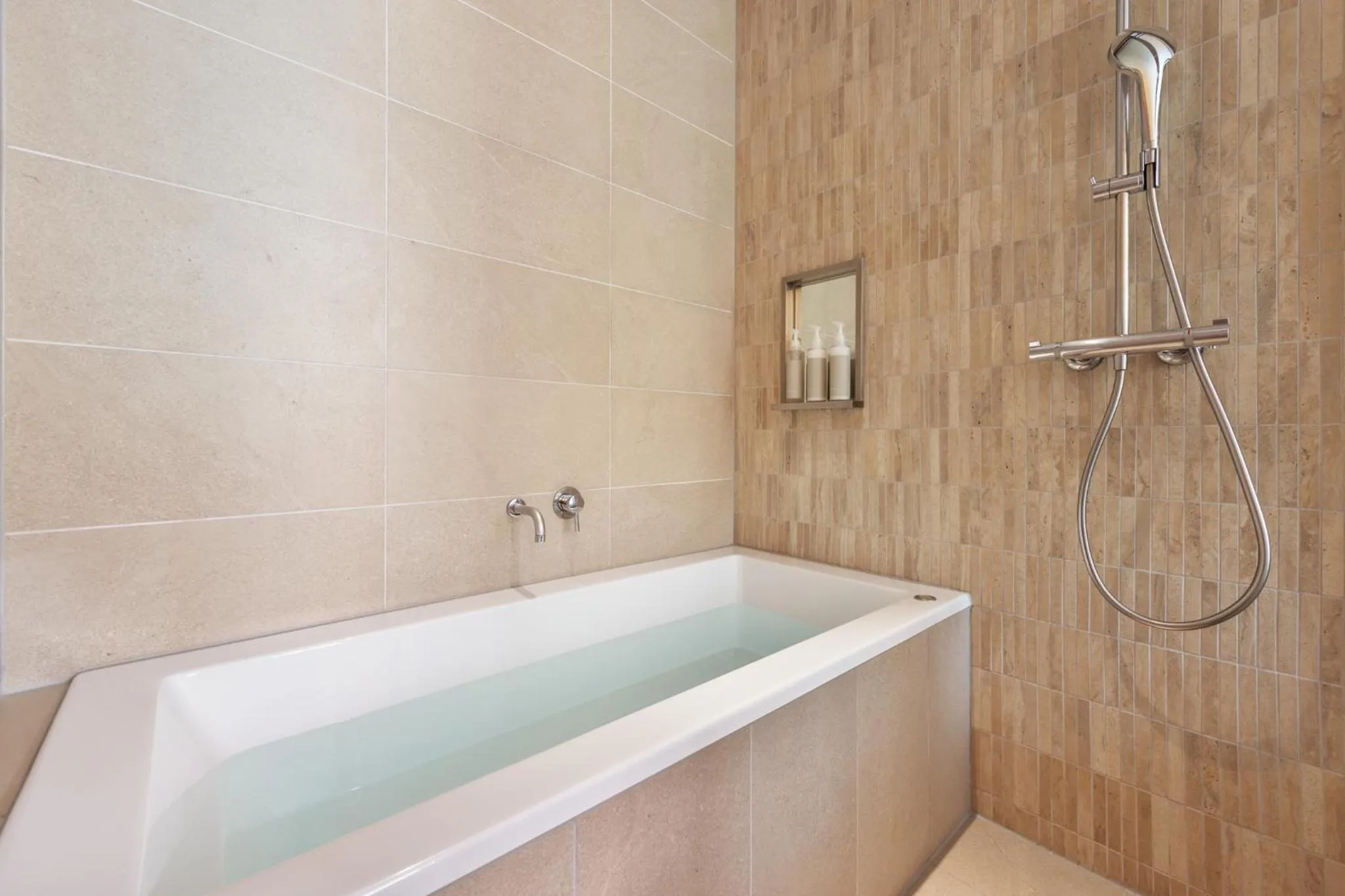 Shower in With The Style Fukuoka