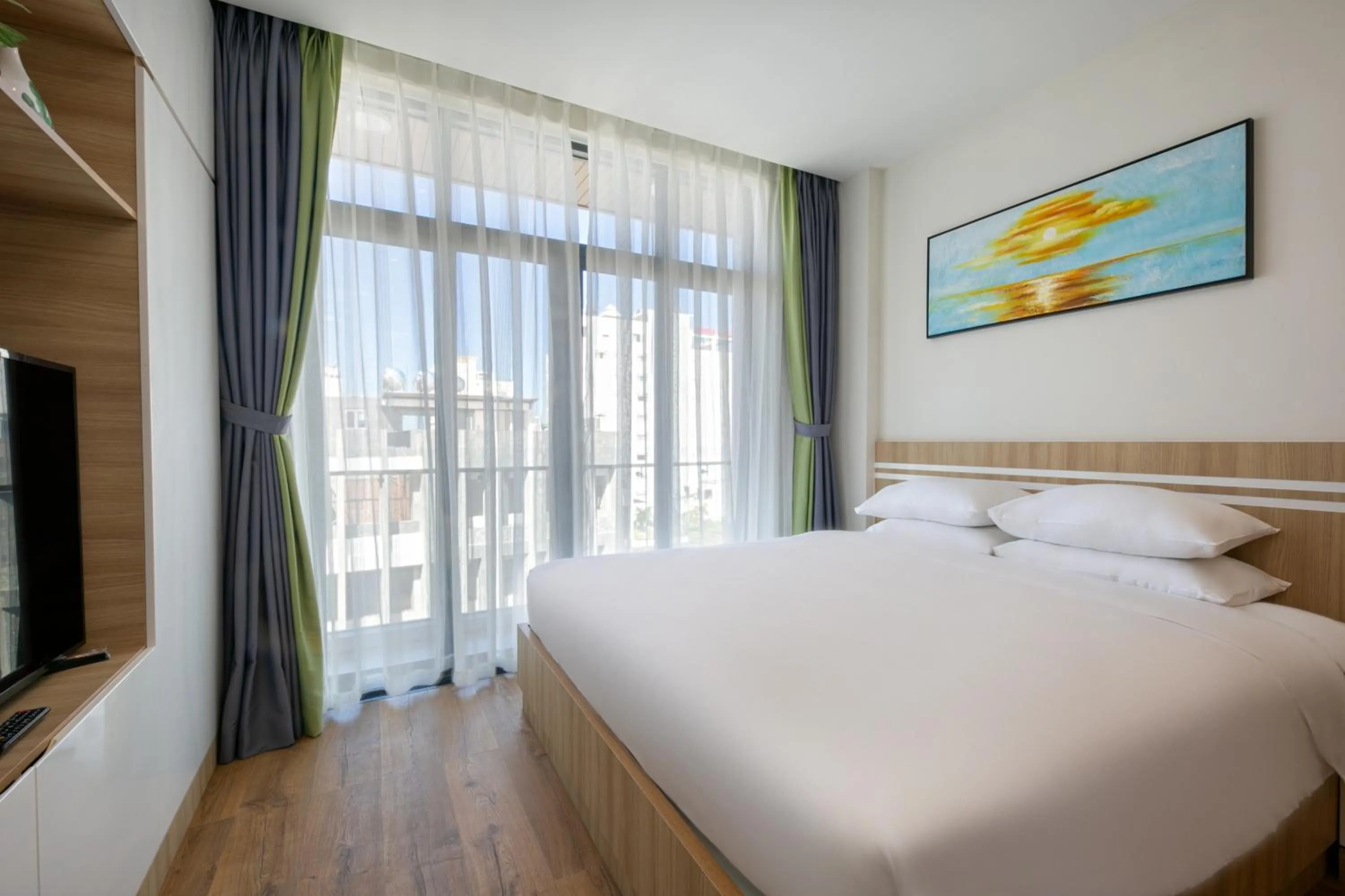 TV and multimedia, Bed in Sun River Hotel & Apartment