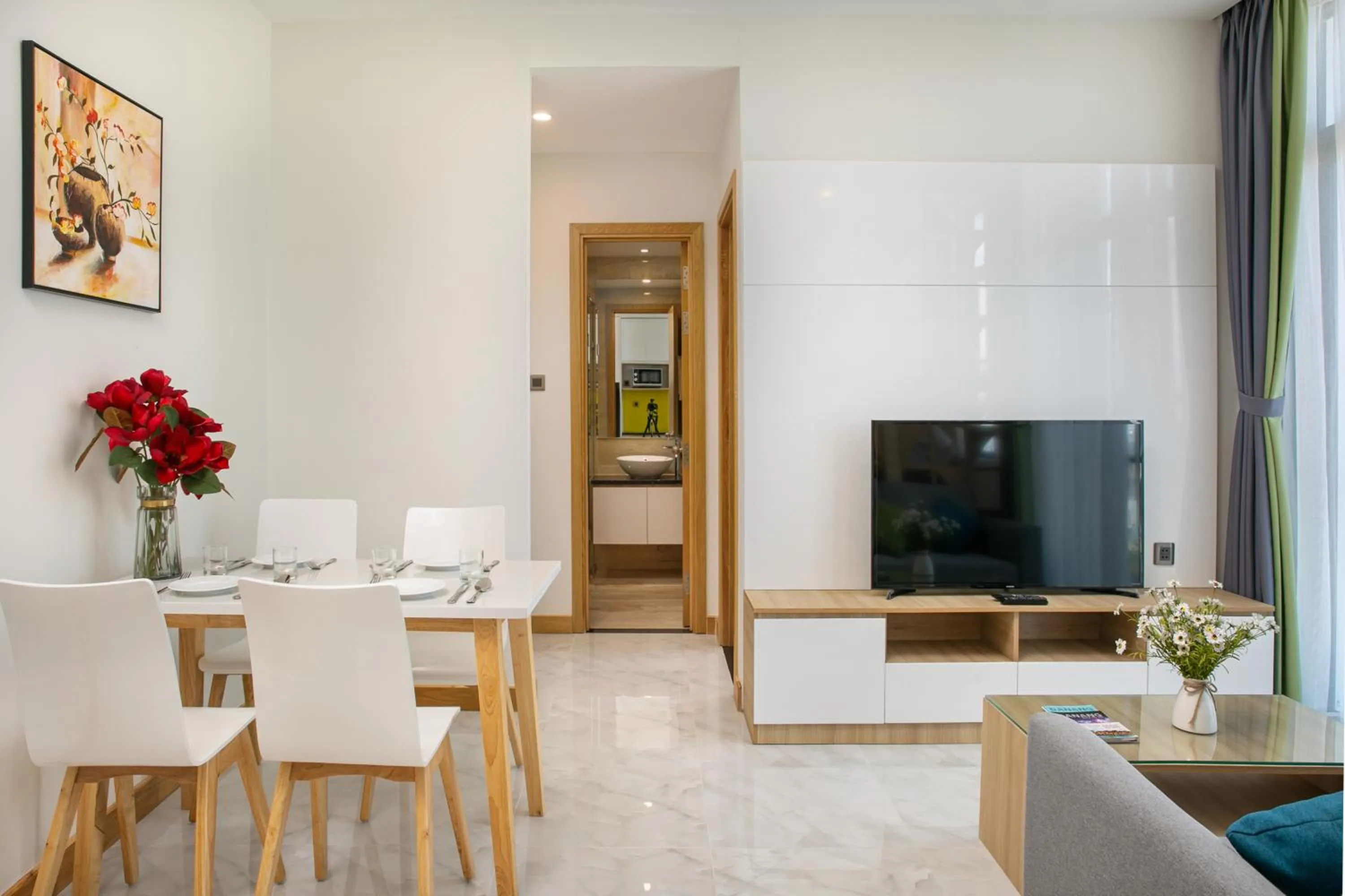 Communal lounge/ TV room in Sun River Hotel & Apartment