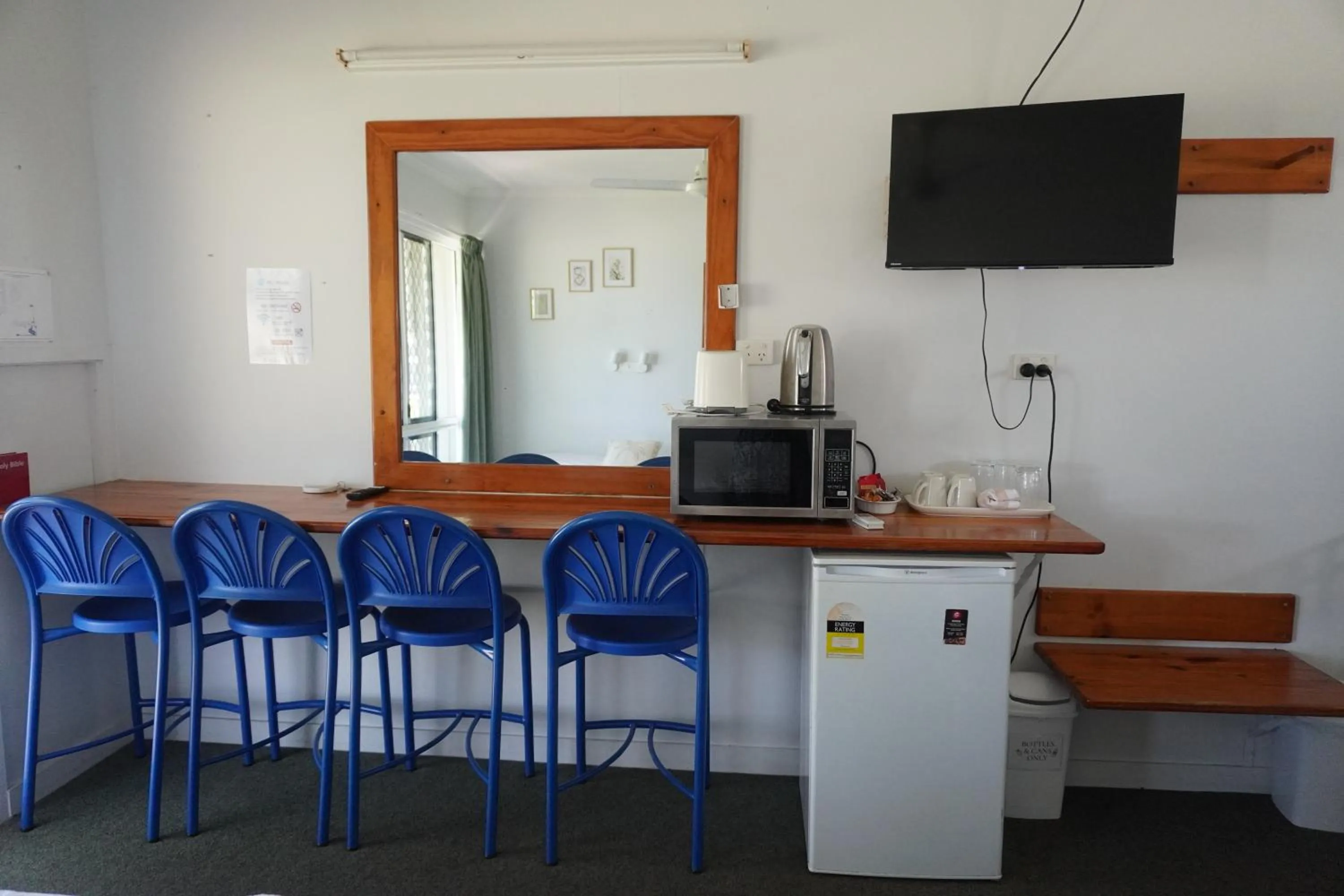 Bedroom in Ocean View Motel Bowen