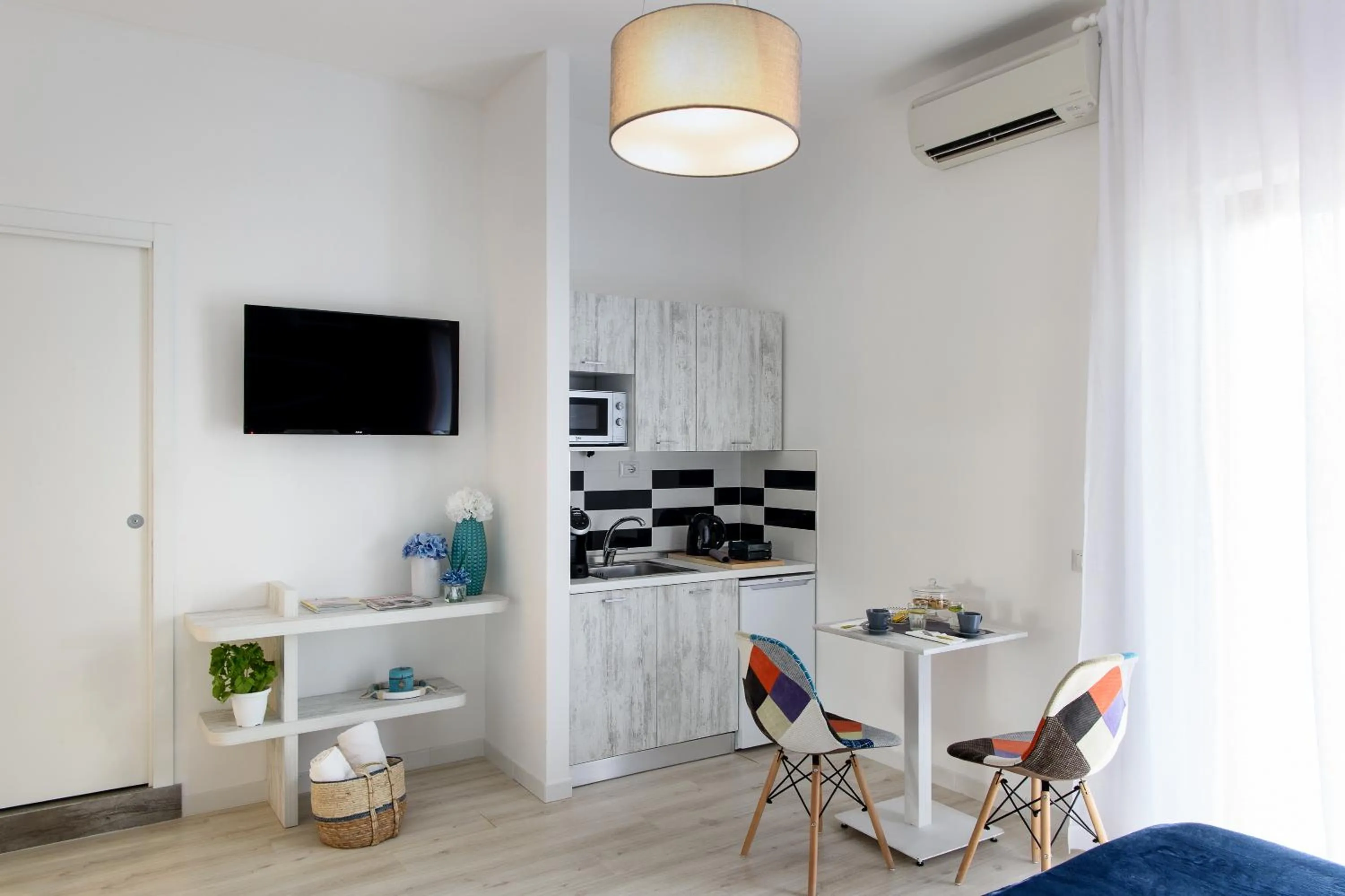 Coffee/tea facilities in Les Suites des Tout le Monde