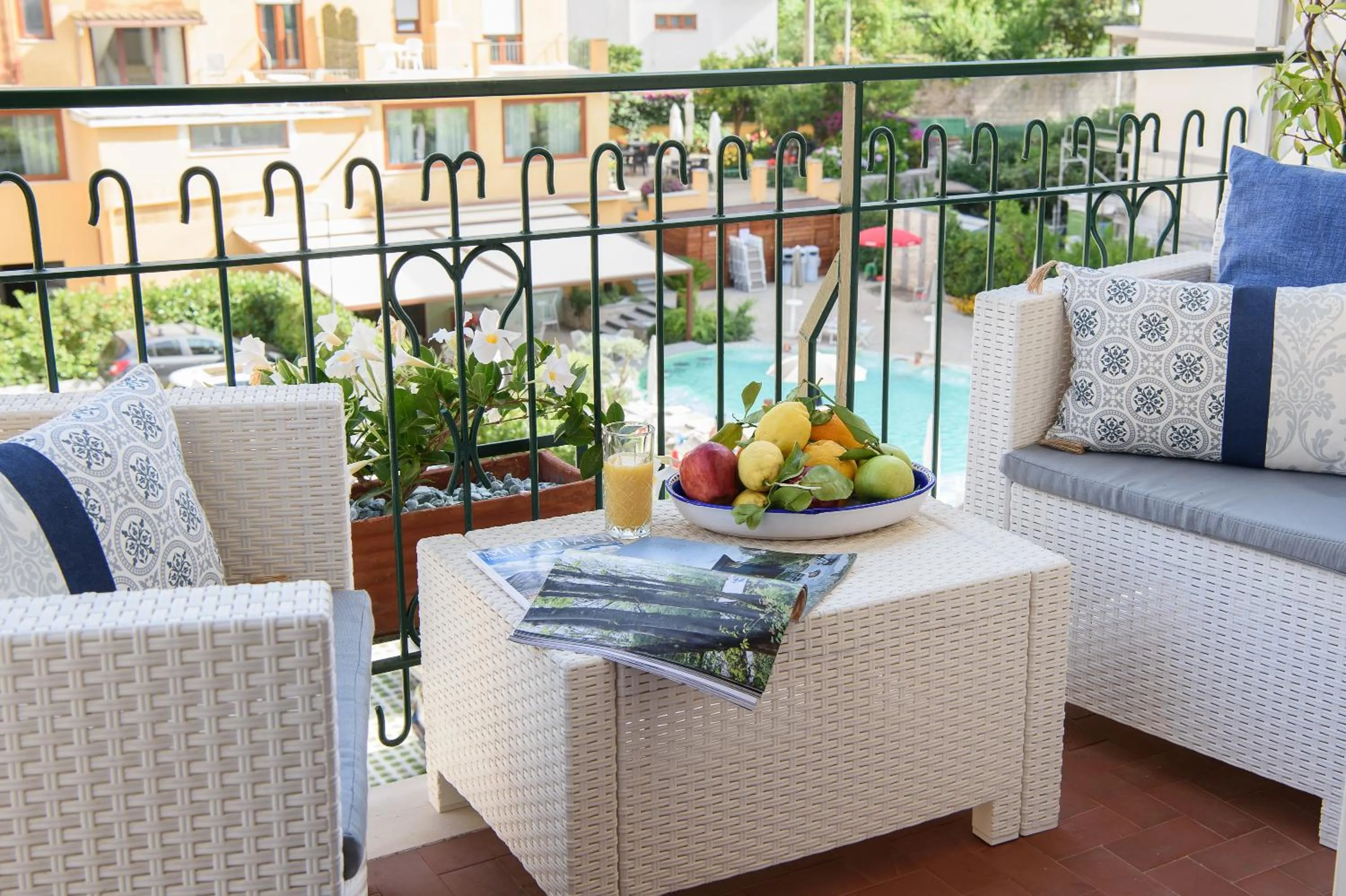 Property building in Les Suites des Tout le Monde