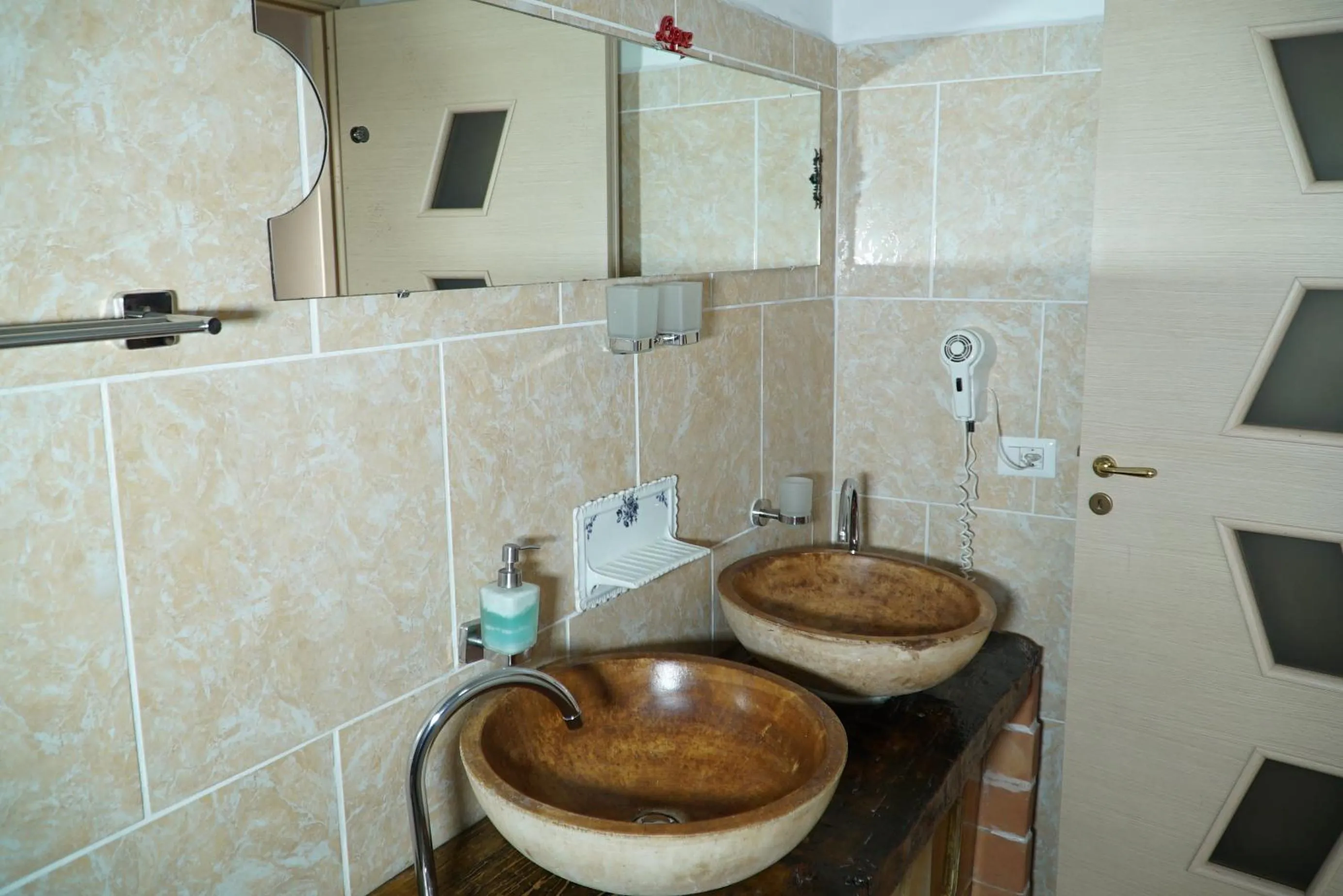 B&B Cappotto civico 48