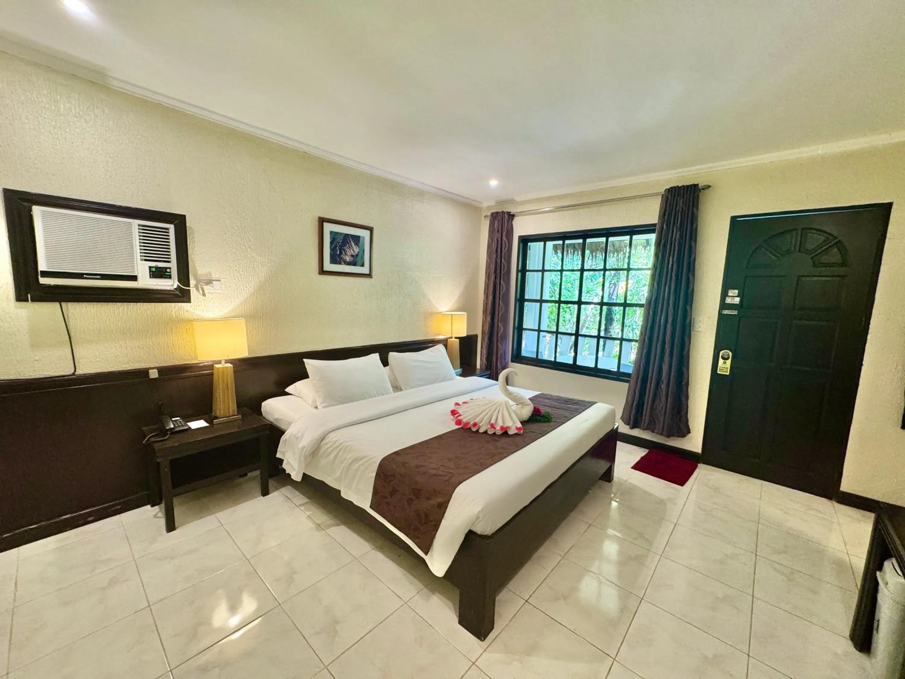 Bed in Casa Pilar Beach Resort