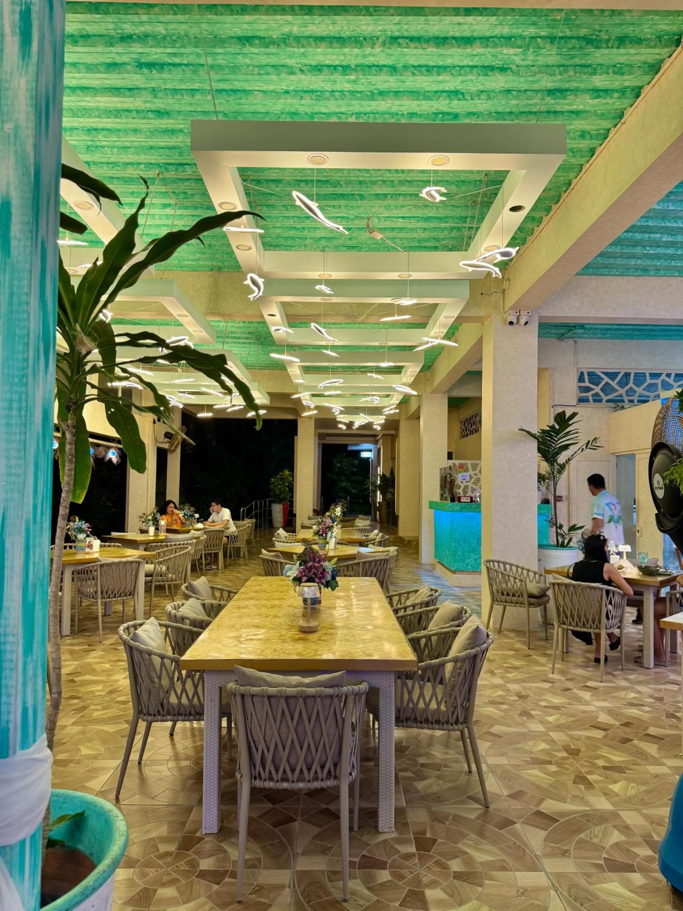 Restaurant/places to eat in Casa Pilar Beach Resort