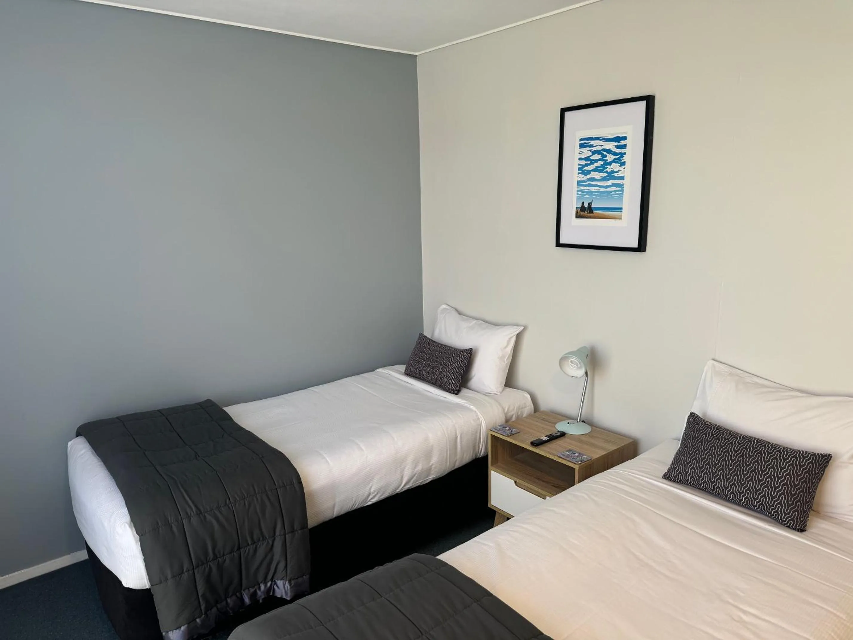 Bed in Academy Motor Inn