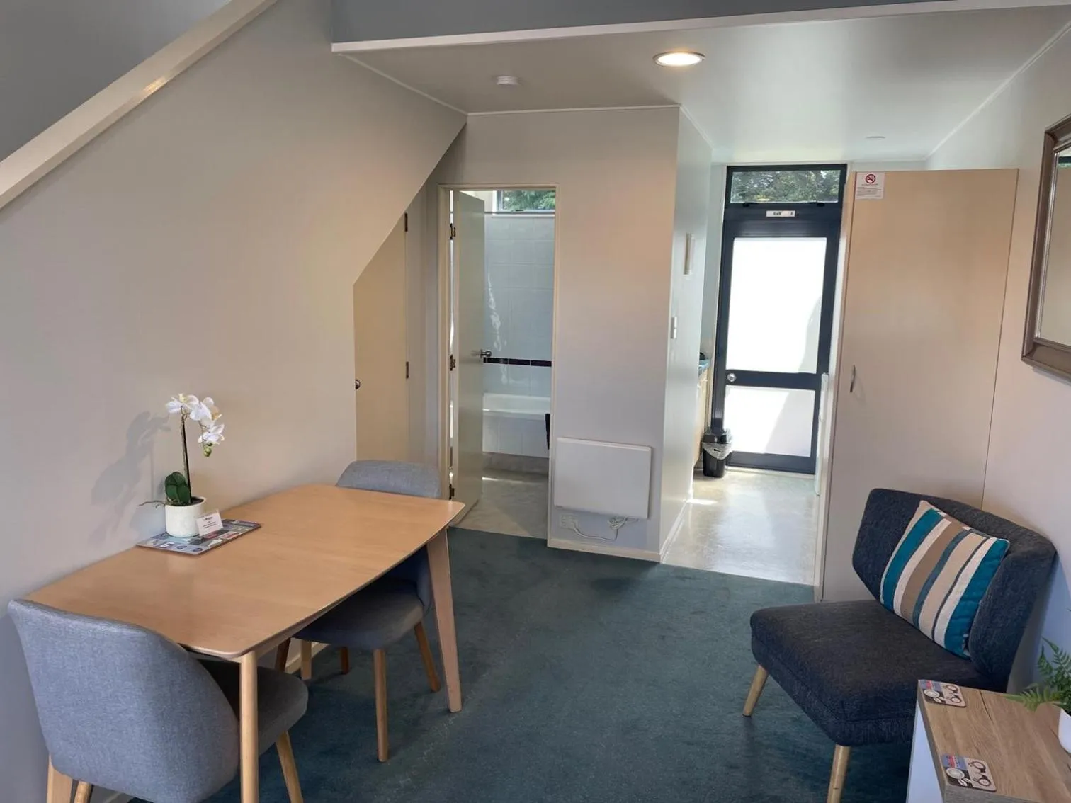 Living room in Academy Motor Inn