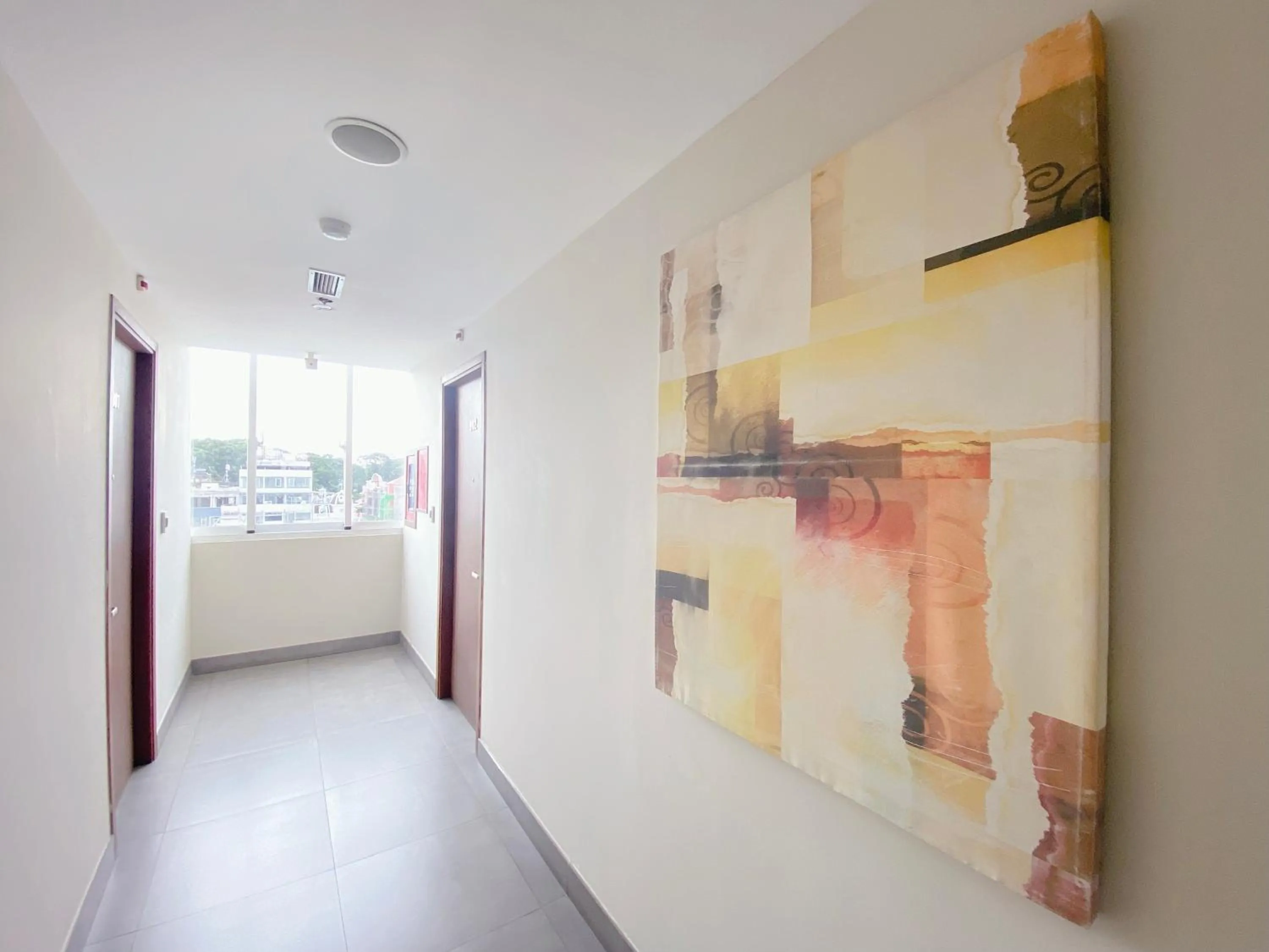 Area and facilities in The Luxe Hotel