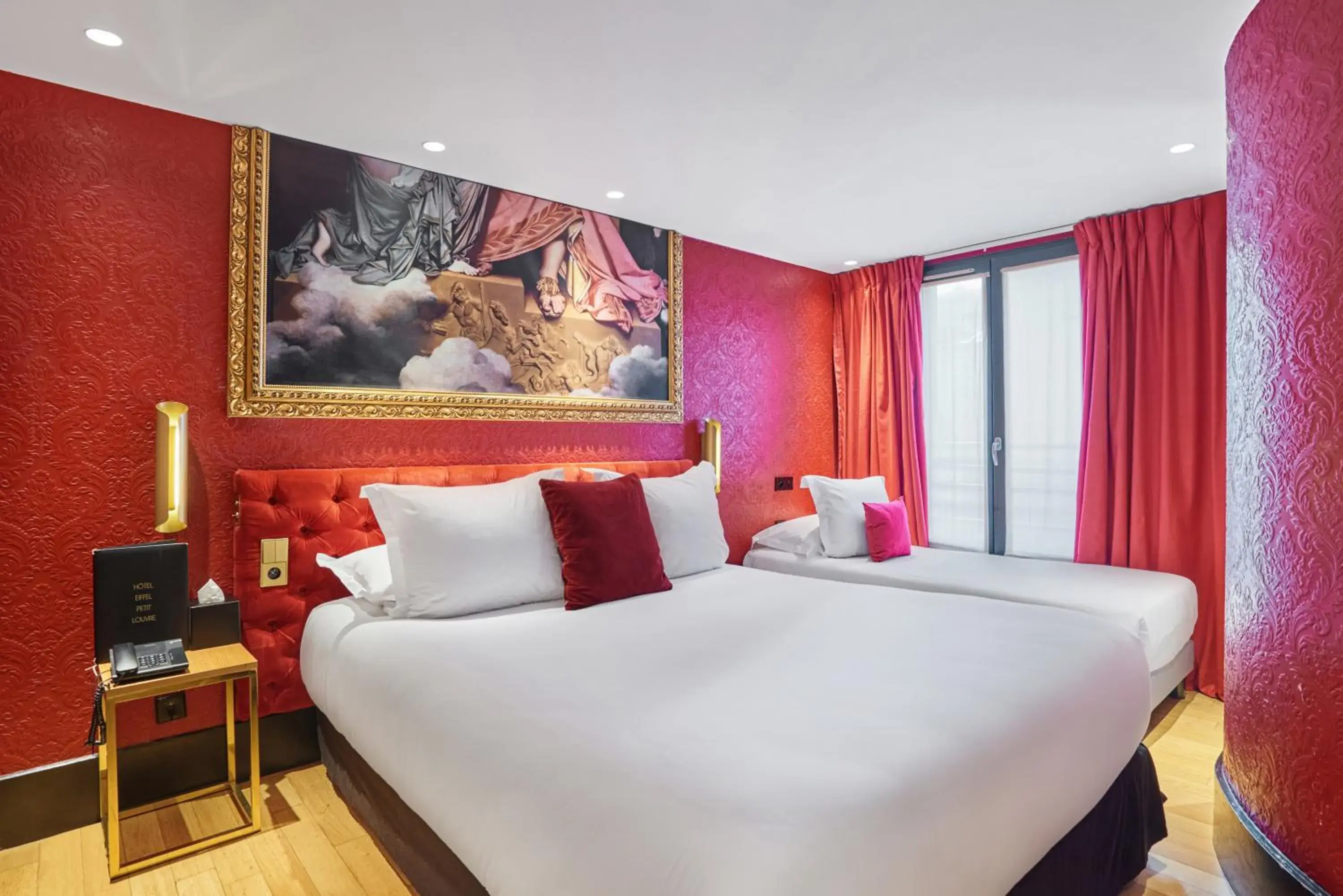 Triple Room in Hotel Eiffel Petit Louvre Triple Room in Hotel Eiffel Petit Louvre