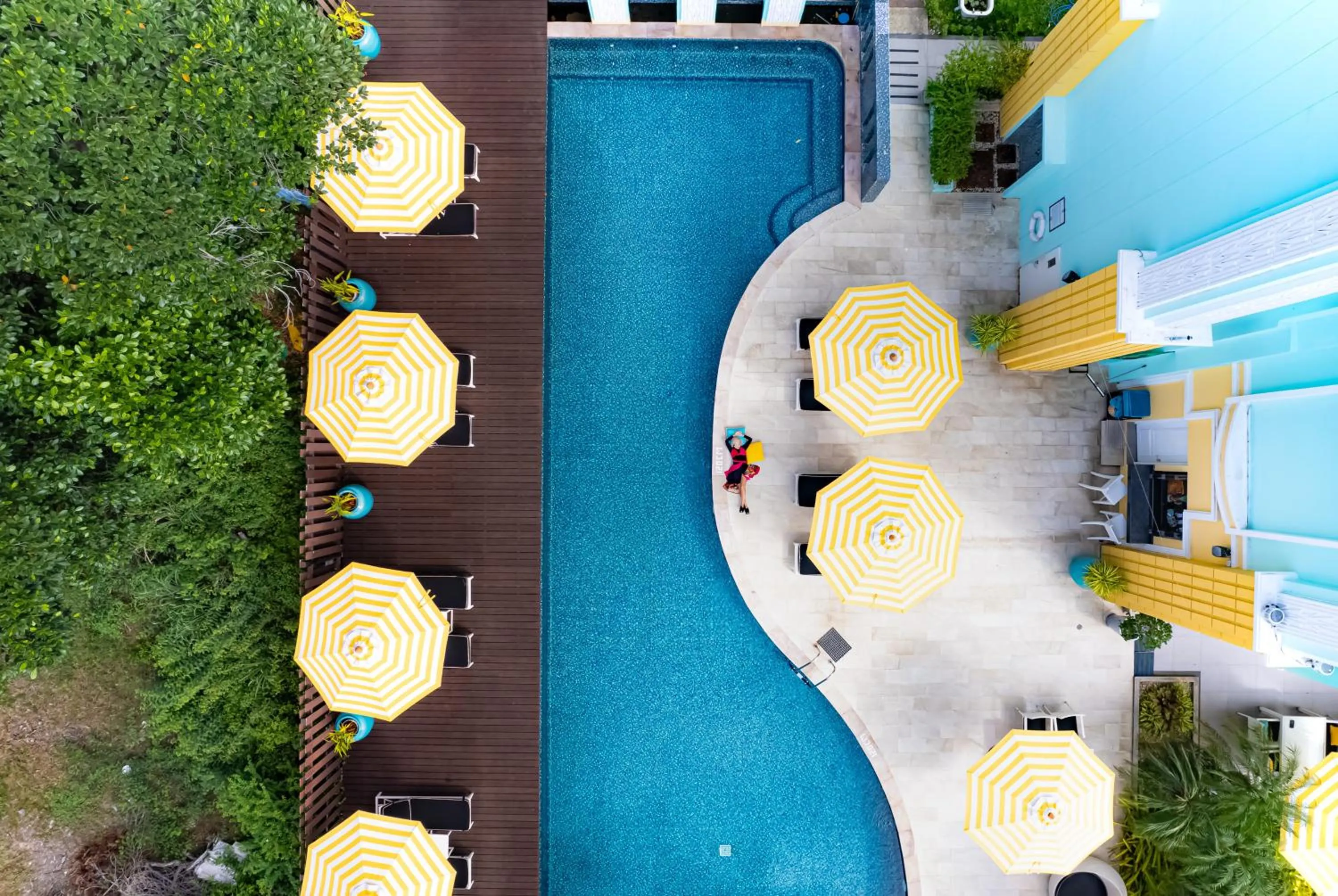 Swimming pool in Wave Hotel Pattaya