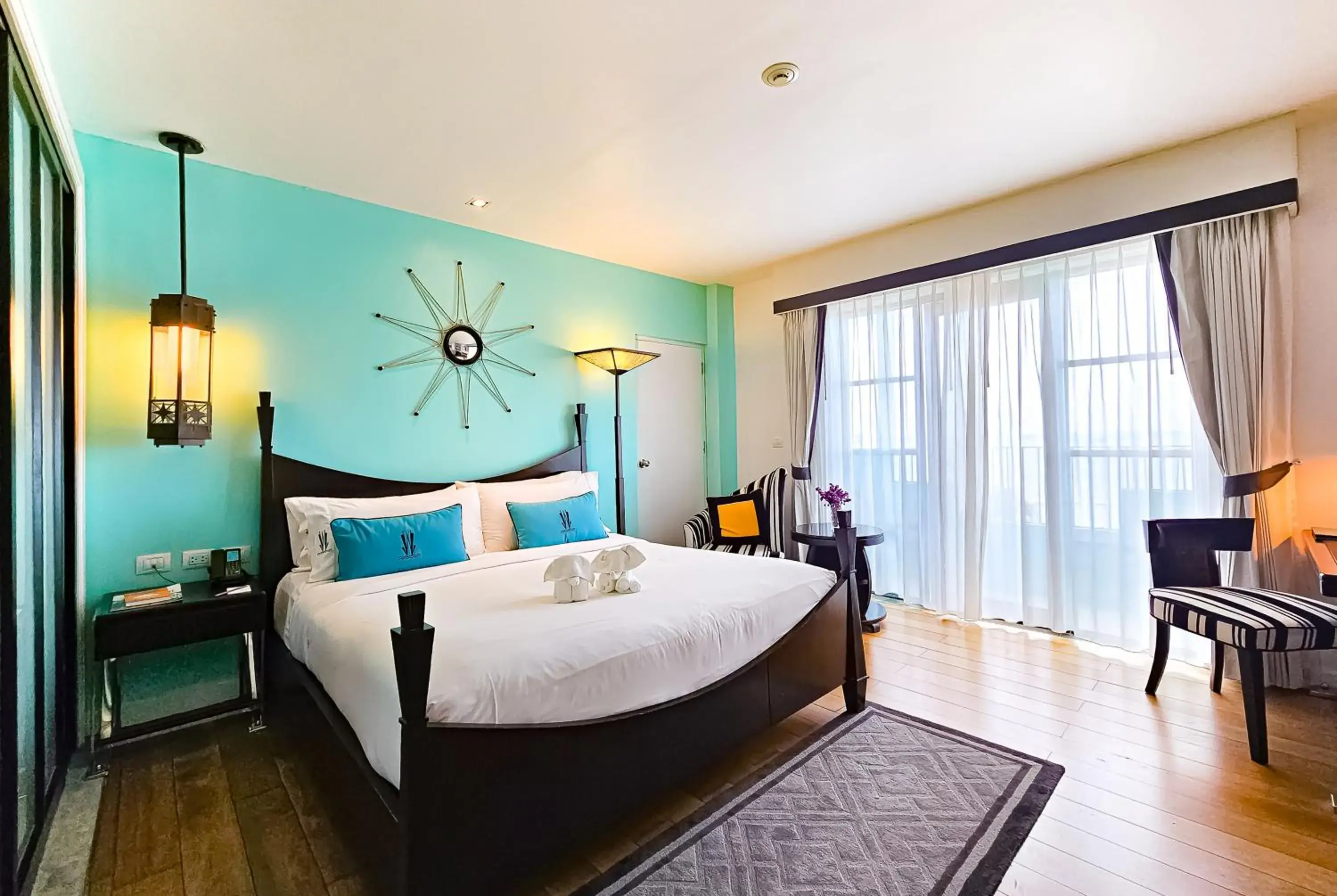 Sunset King Room with Sea View in Wave Hotel Pattaya Sunset King Room with Sea View in Wave Hotel Pattaya