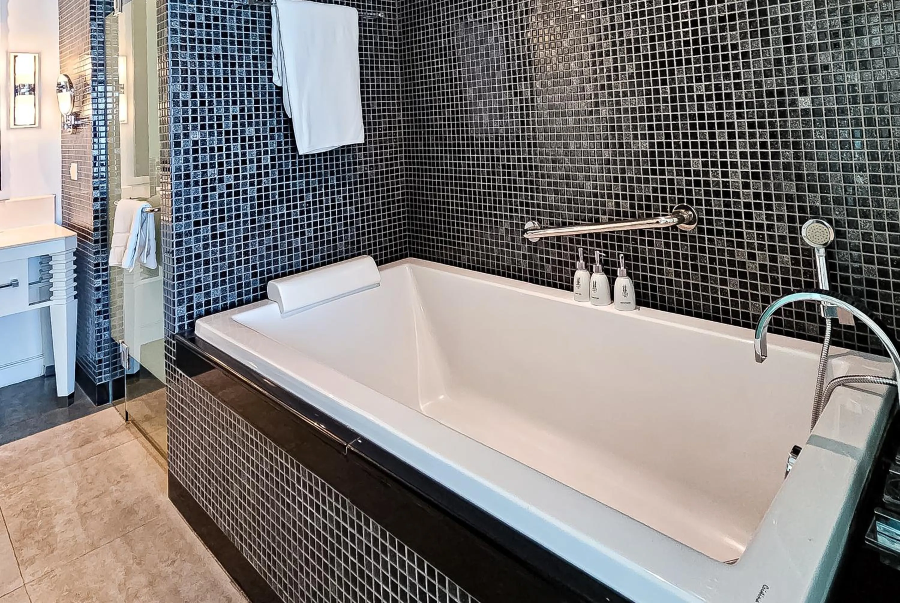 Bath in Wave Hotel Pattaya