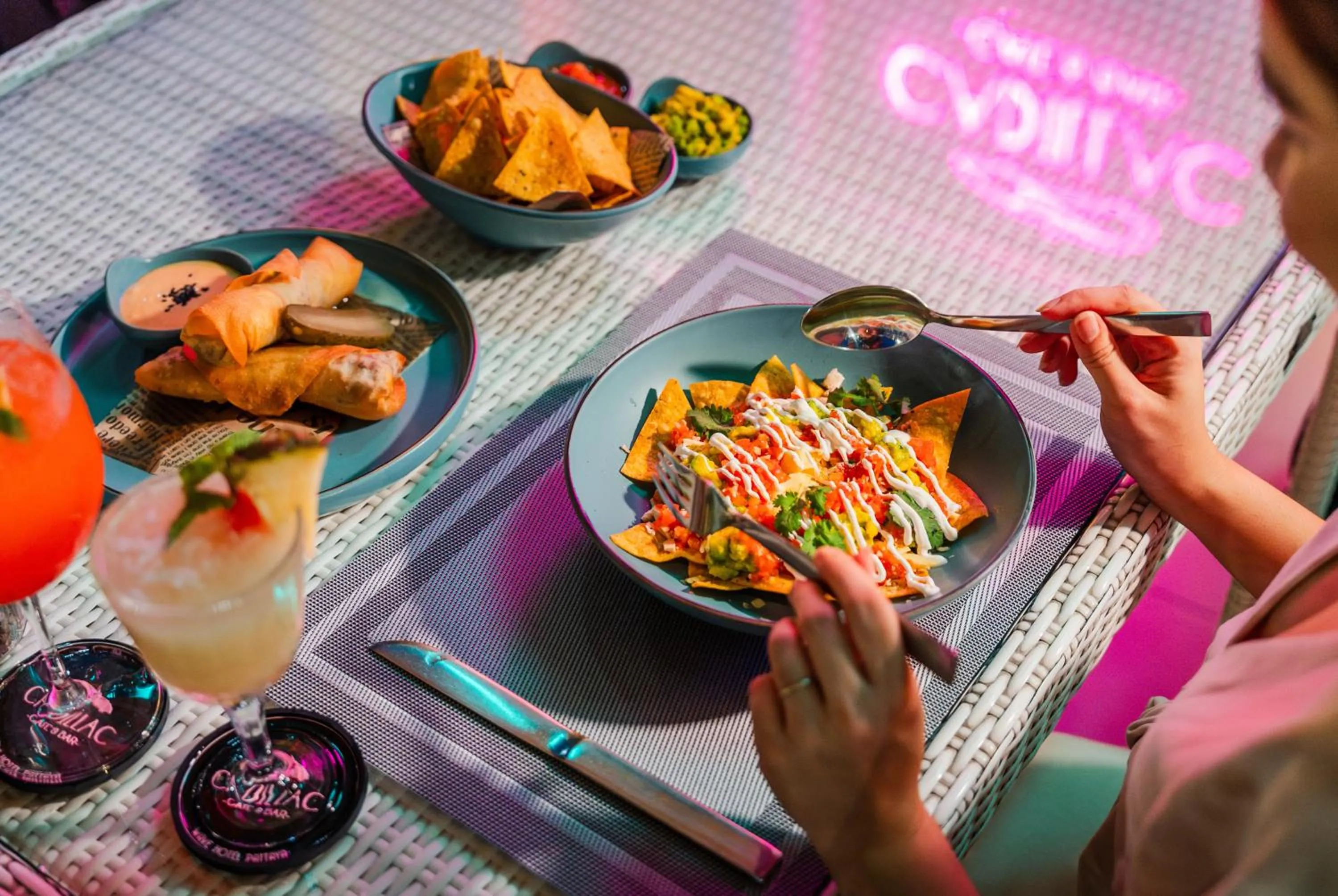 Restaurant/places to eat in Wave Hotel Pattaya