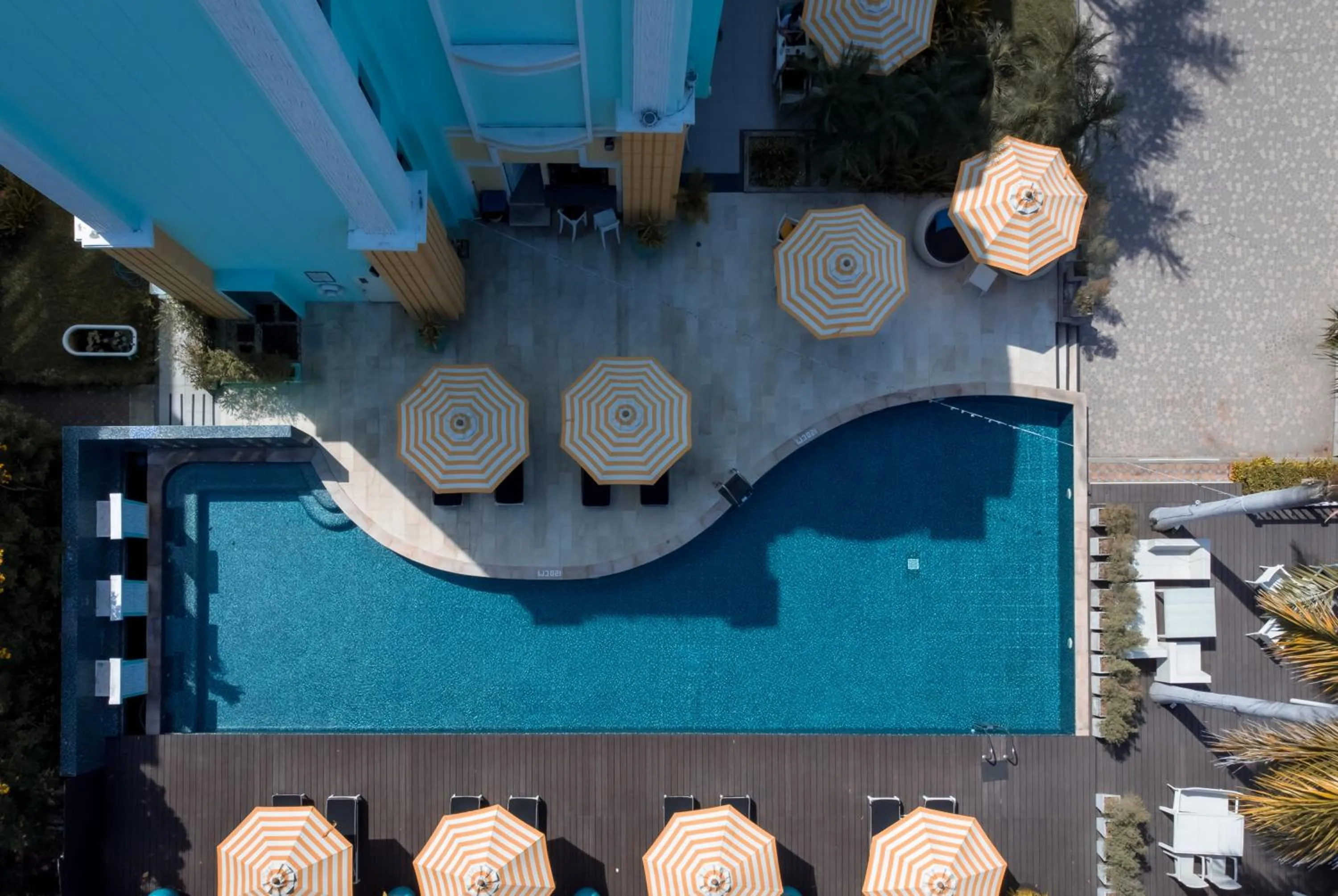Swimming pool in Wave Hotel Pattaya