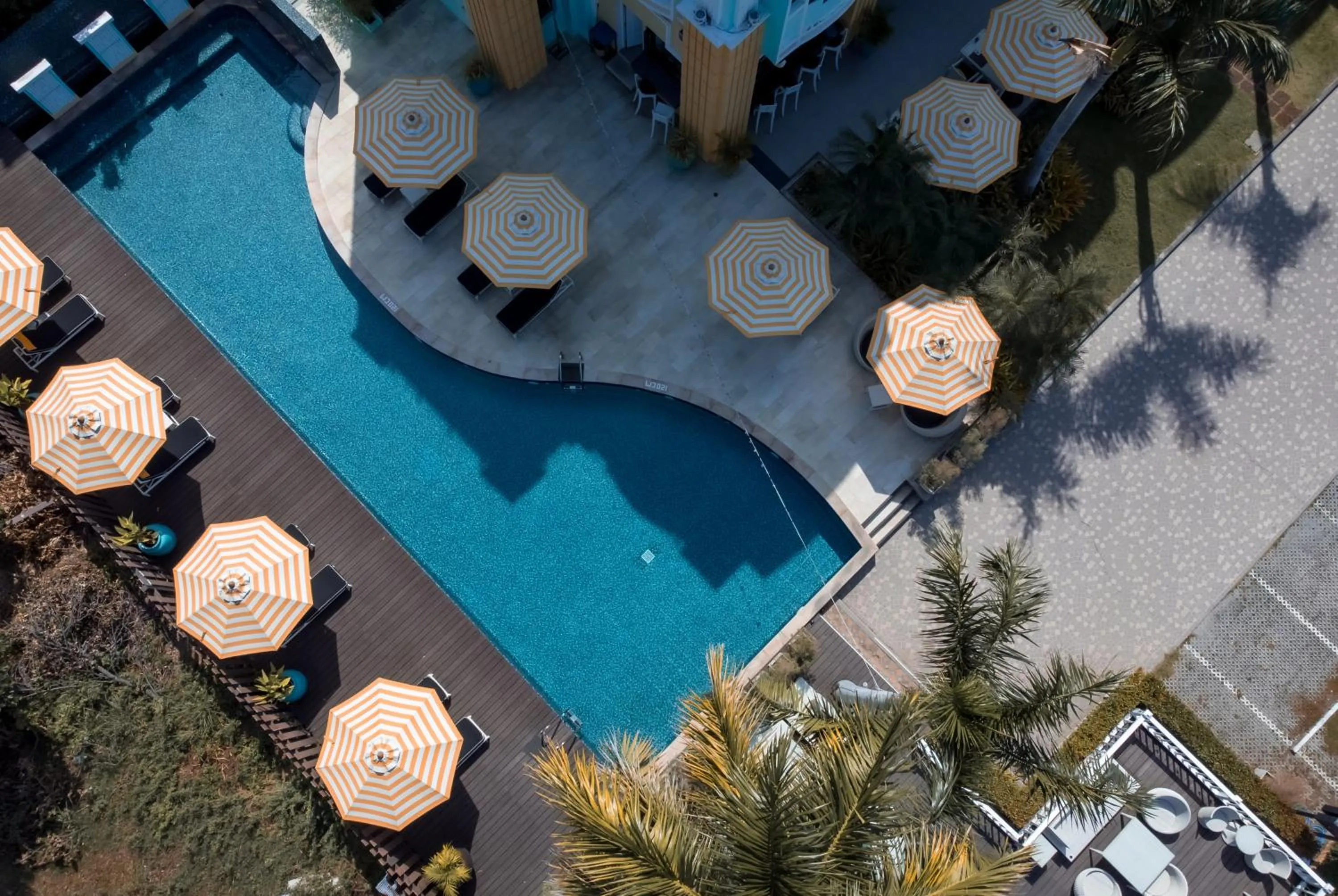 Swimming pool in Wave Hotel Pattaya