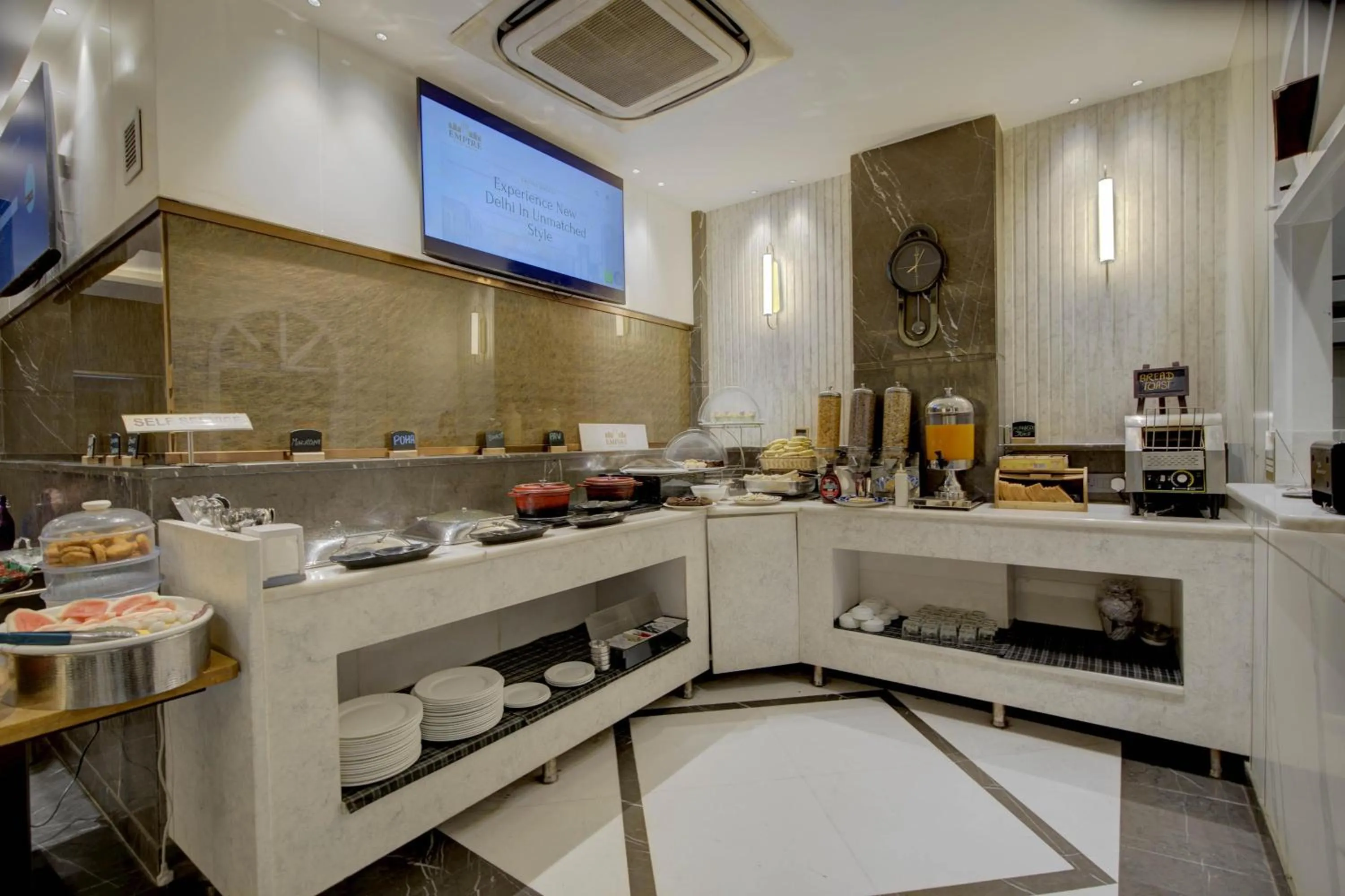 Restaurant/places to eat in Hotel Delhi 55 -City Center