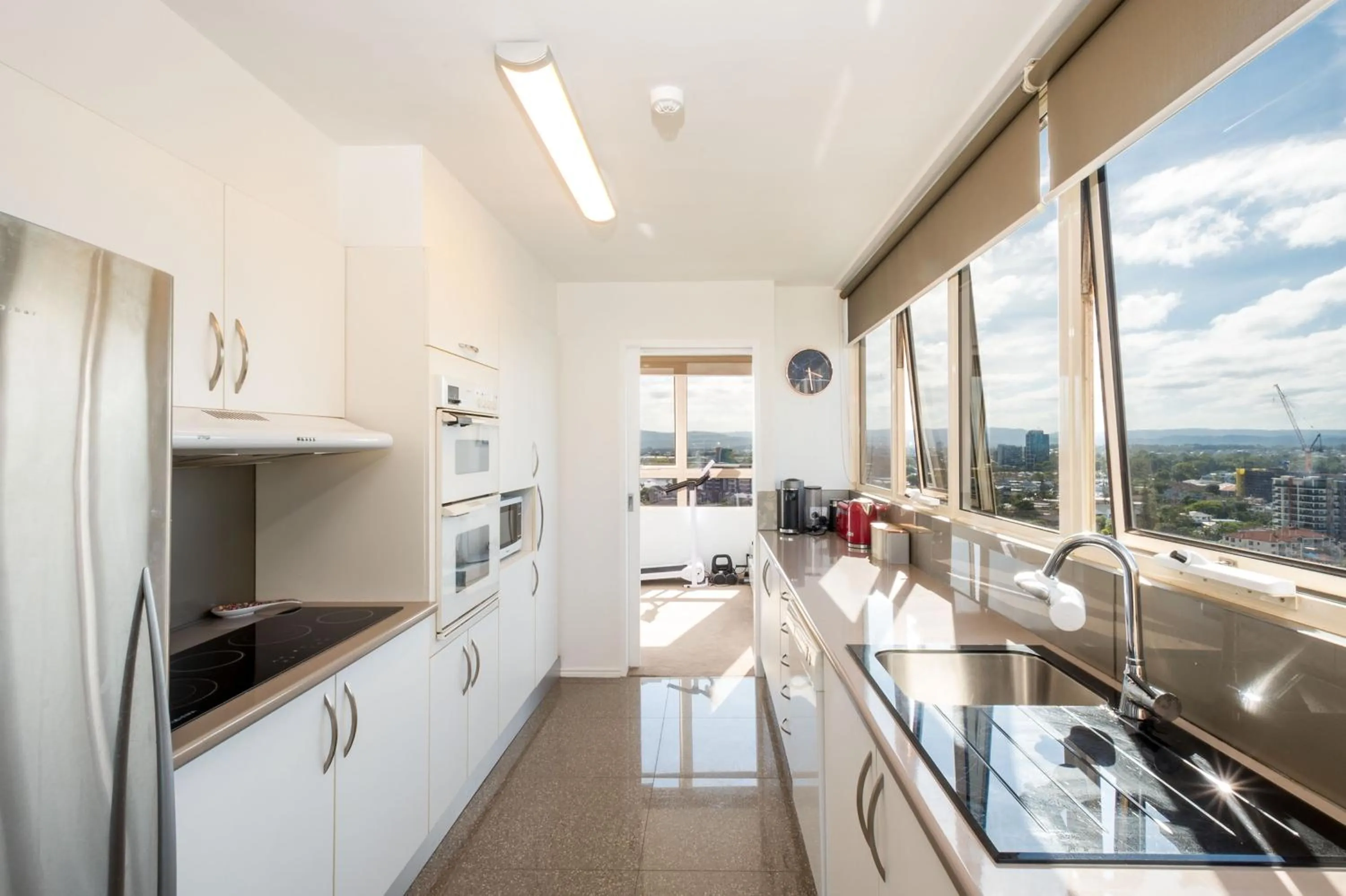Kitchen or kitchenette in Condor Apartments by Gold Coast Premium