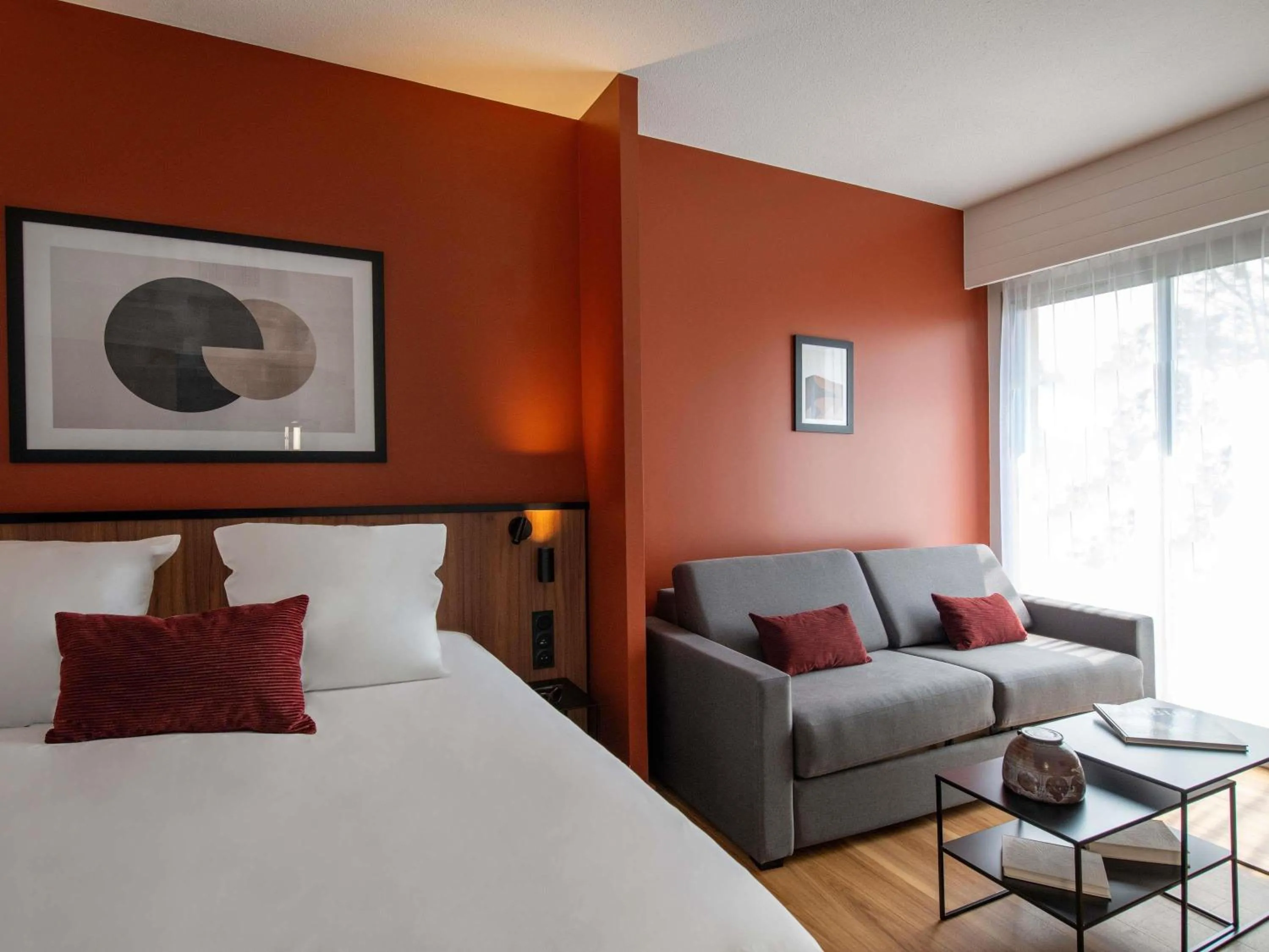 Bedroom, Bed in Mercure Toulouse Aéroport Golf de Seilh