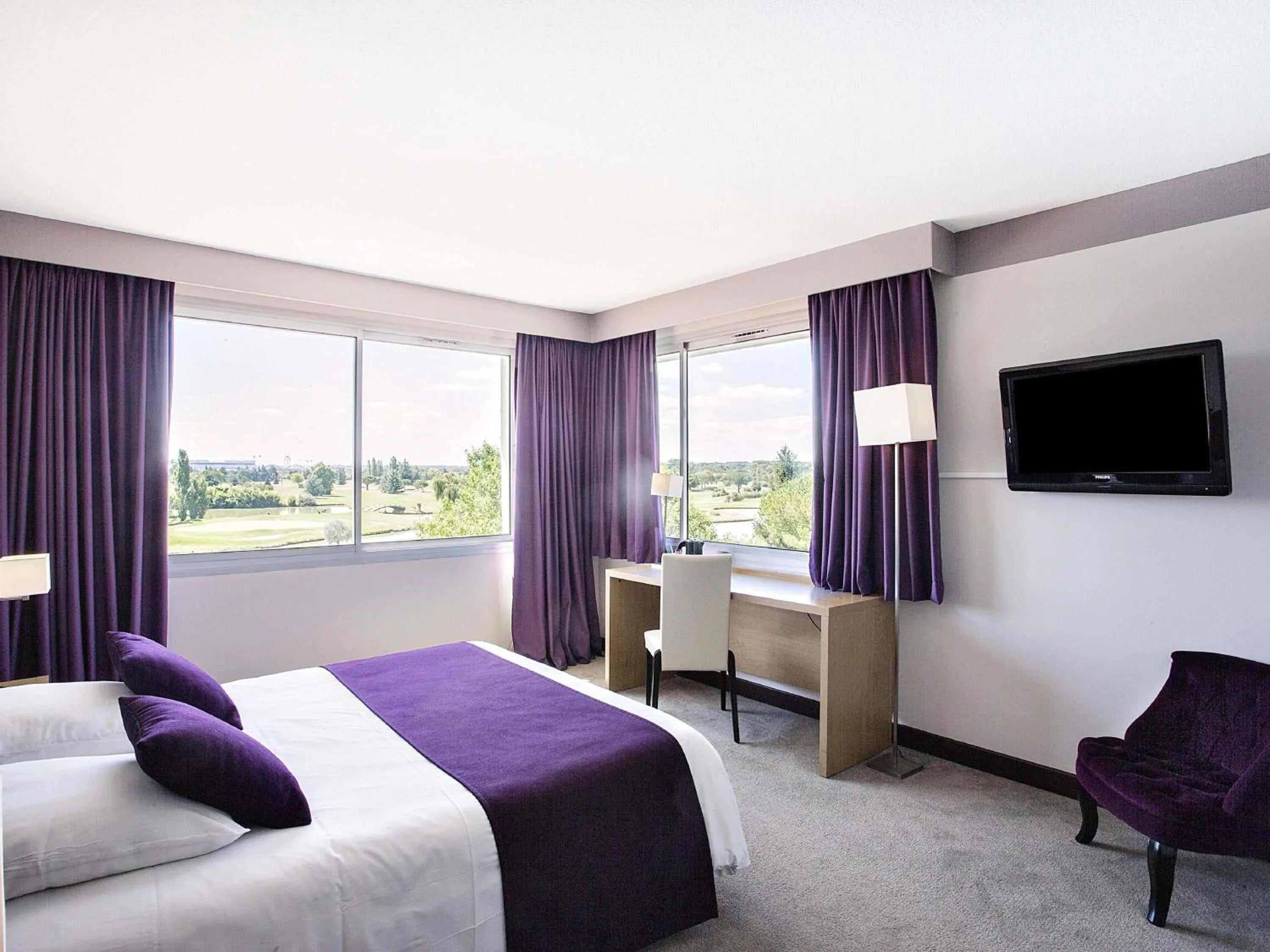 Bedroom, Bed in Mercure Toulouse Aéroport Golf de Seilh