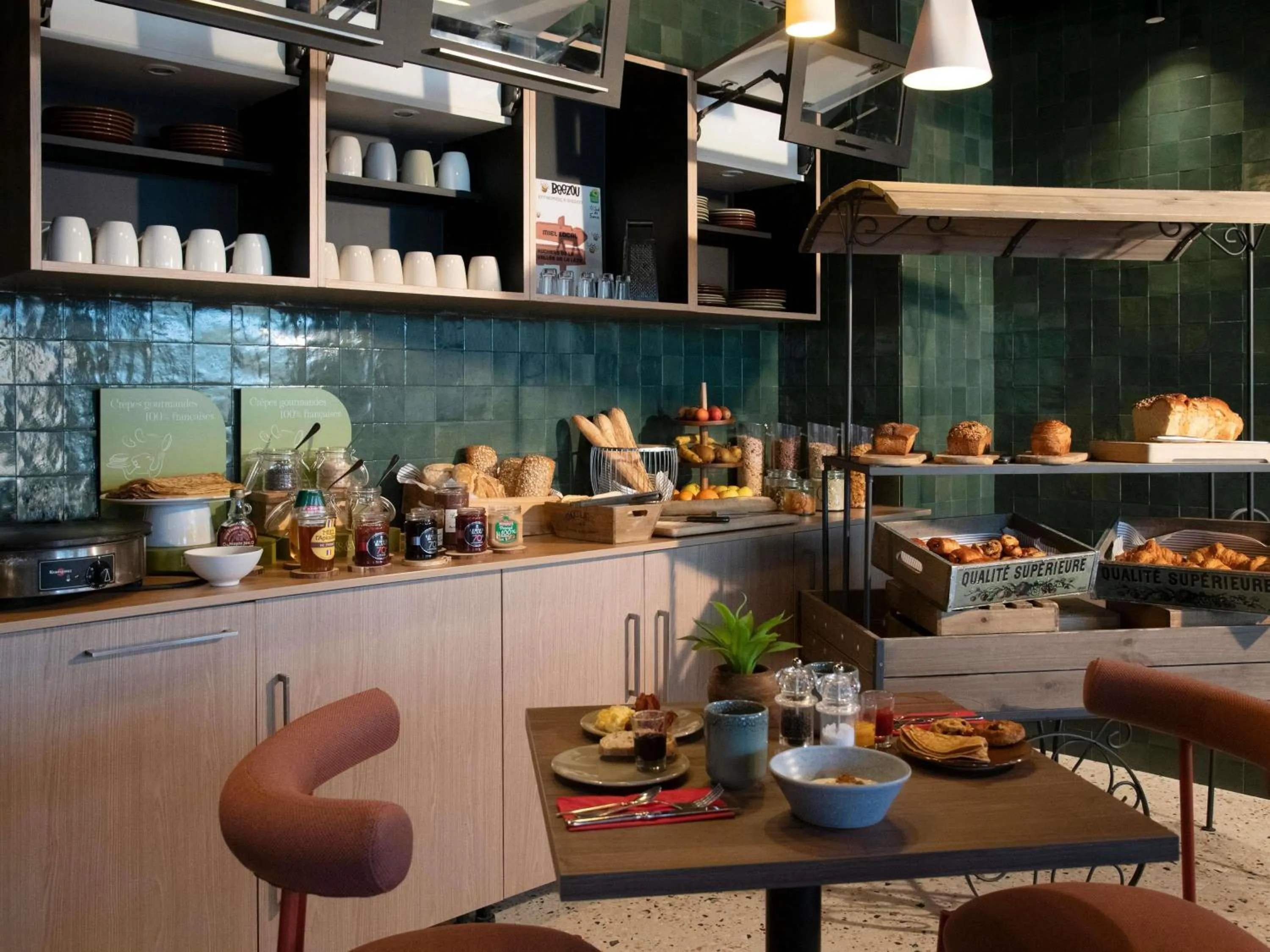 Restaurant/places to eat in Mercure Toulouse Aéroport Golf de Seilh