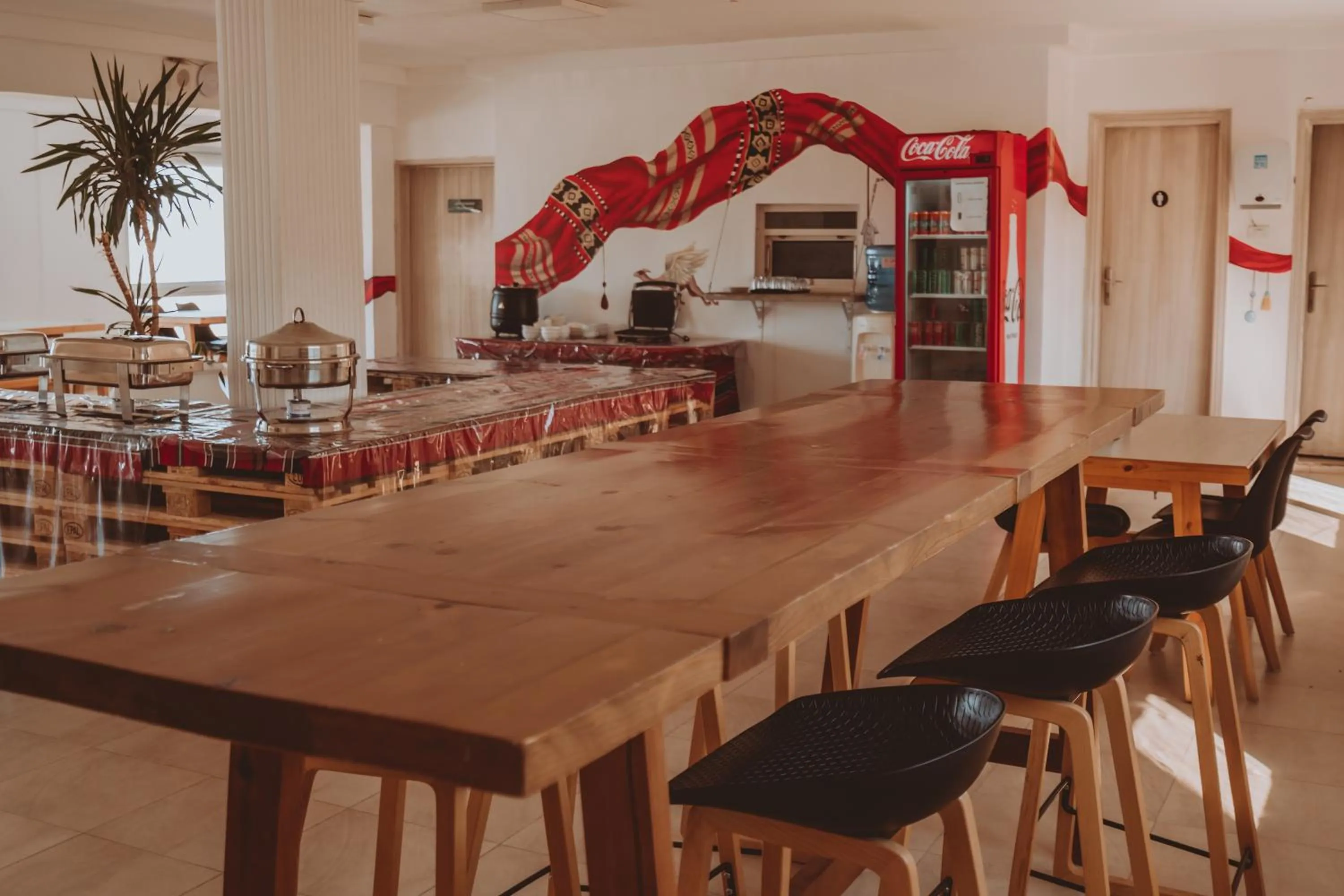 Restaurant/places to eat in Nomads Hotel