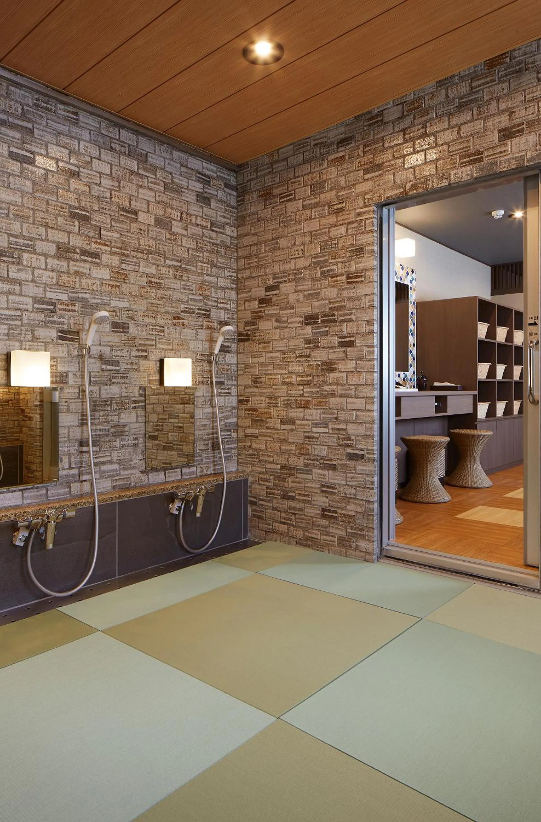 Hot Spring Bath in Wakamatsu Honten