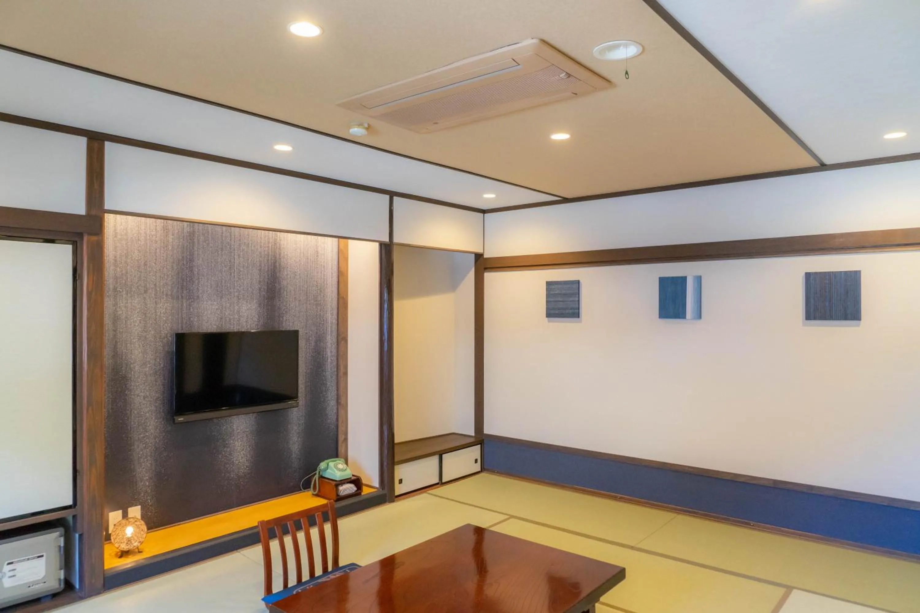 Living room in Wakamatsu Honten