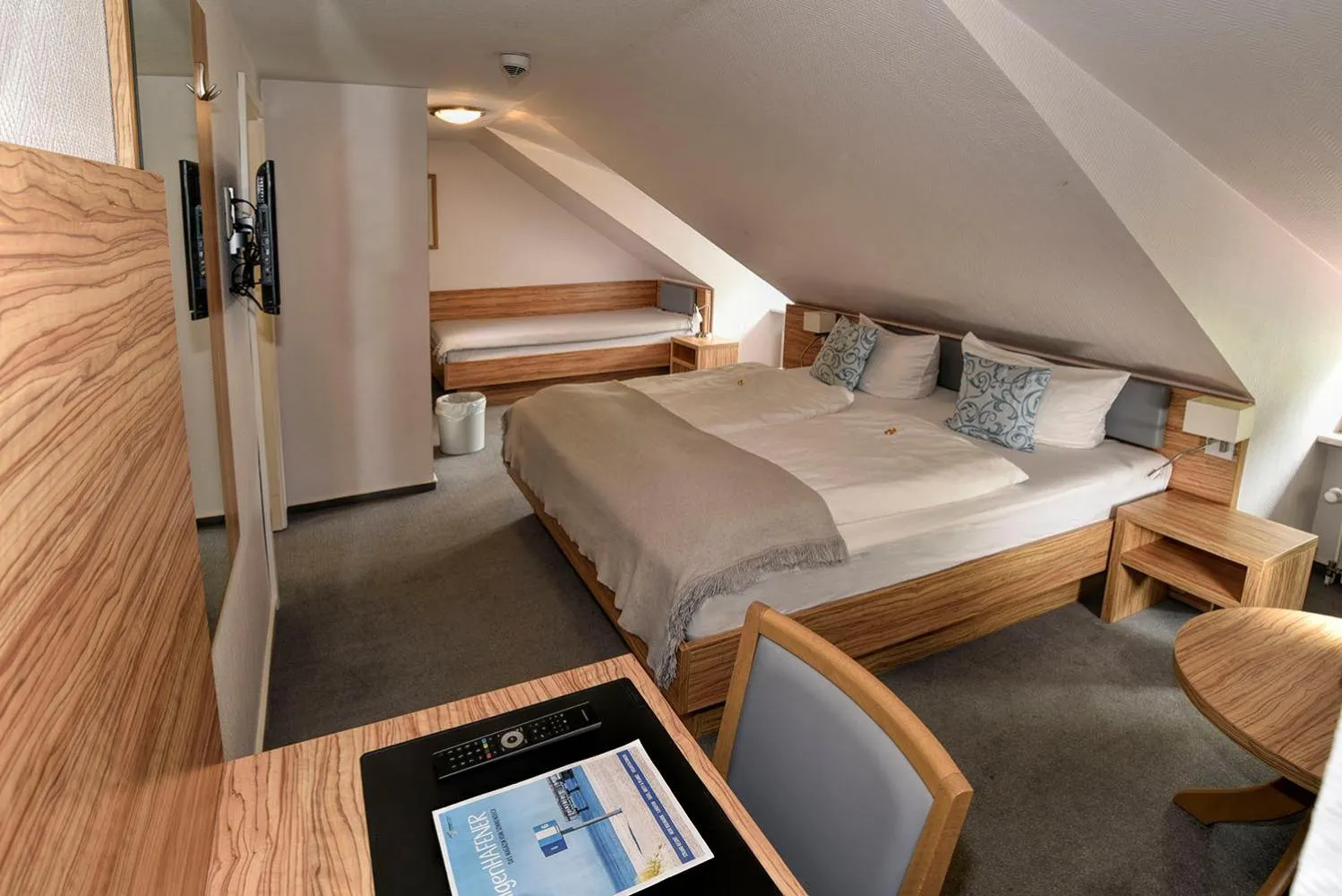 Decorative detail, Bed in Hotel Stadt Hamburg