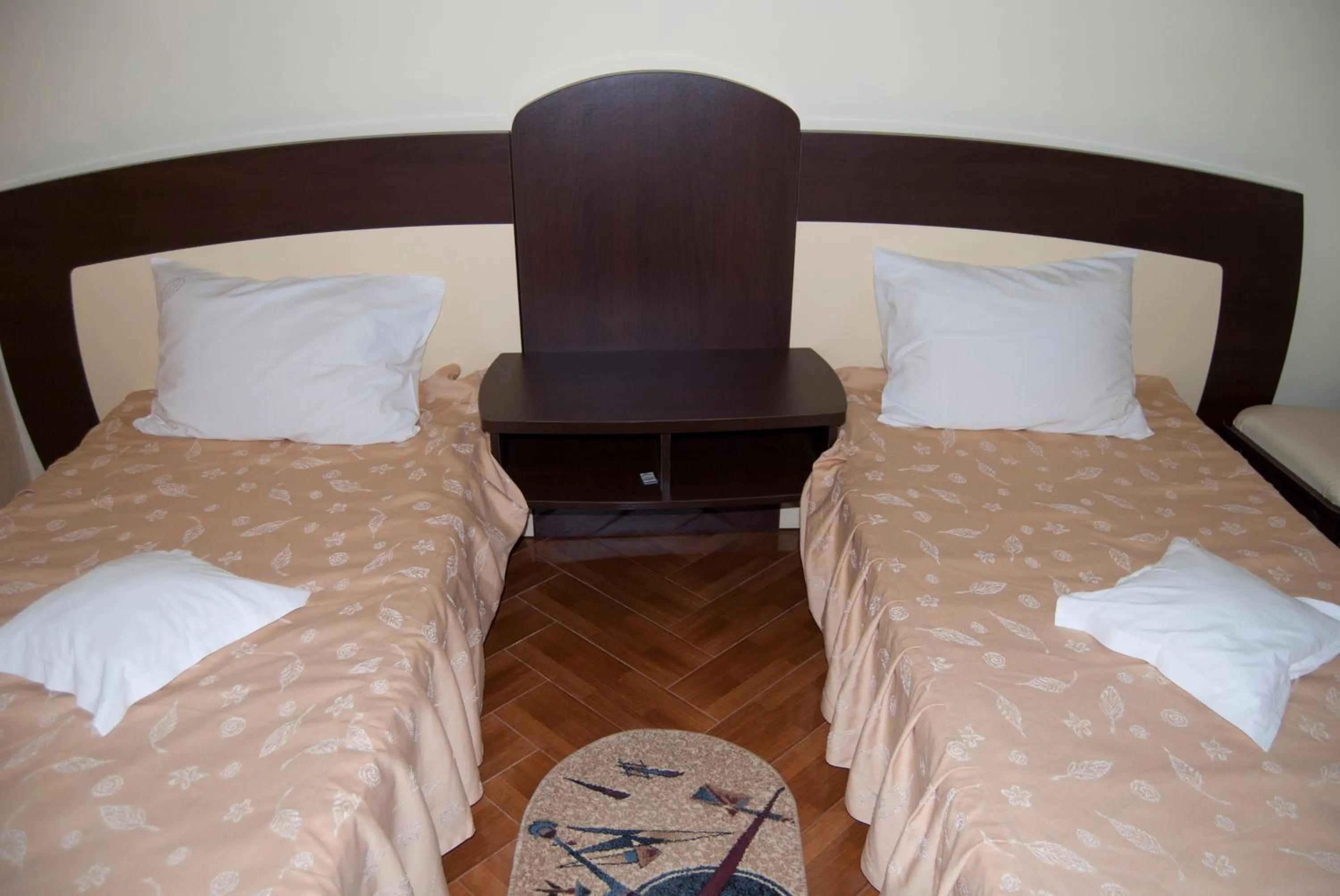 Photo of the whole room, Bed in Maria