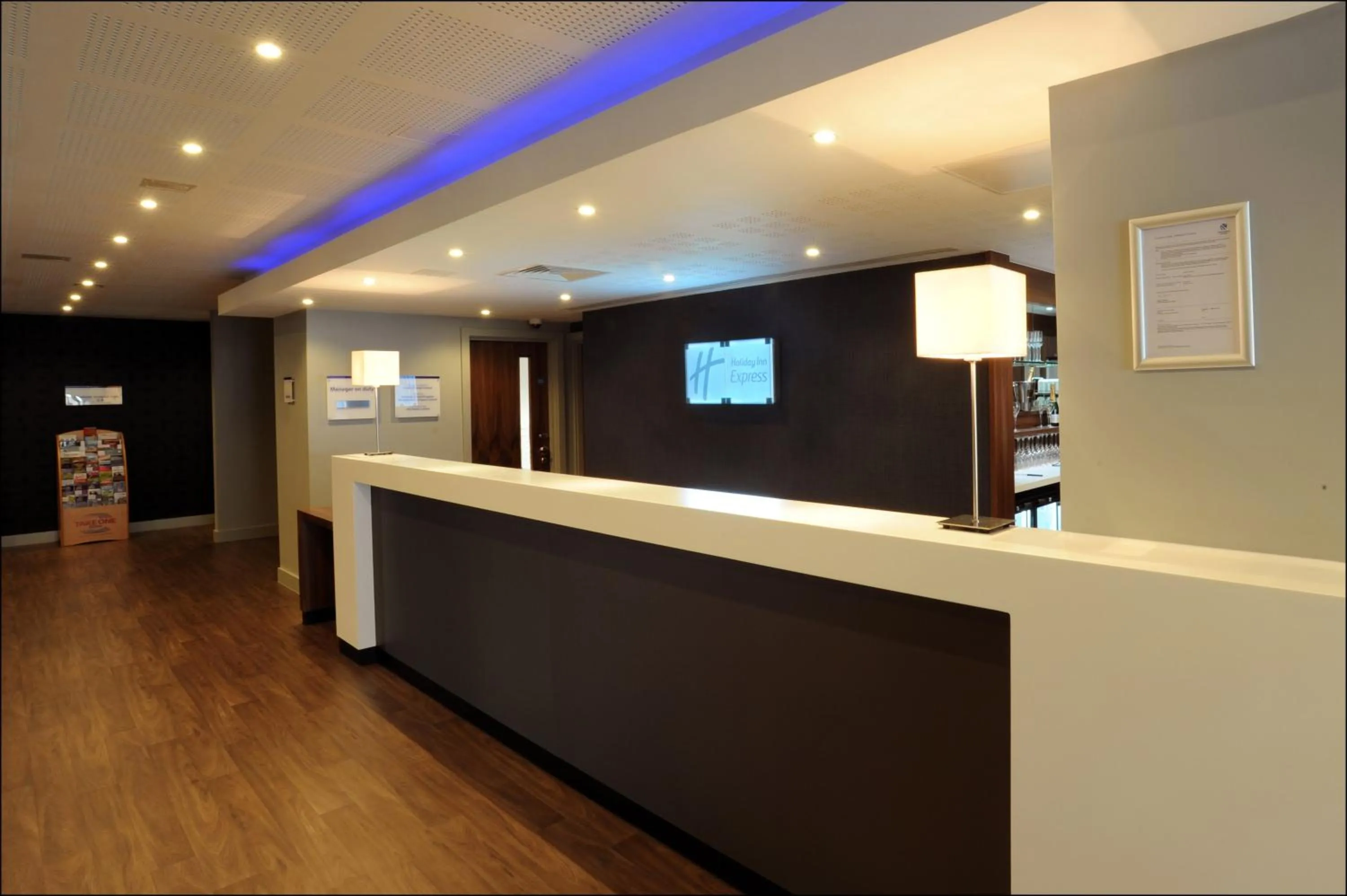 Lobby or reception in Holiday Inn Express Birmingham - Snow Hill by IHG