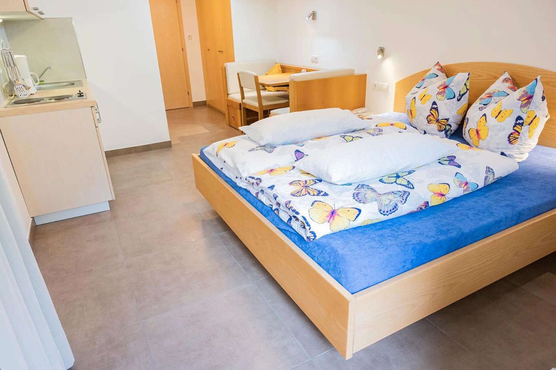 Kitchen or kitchenette, Bed in Garni Birkenau