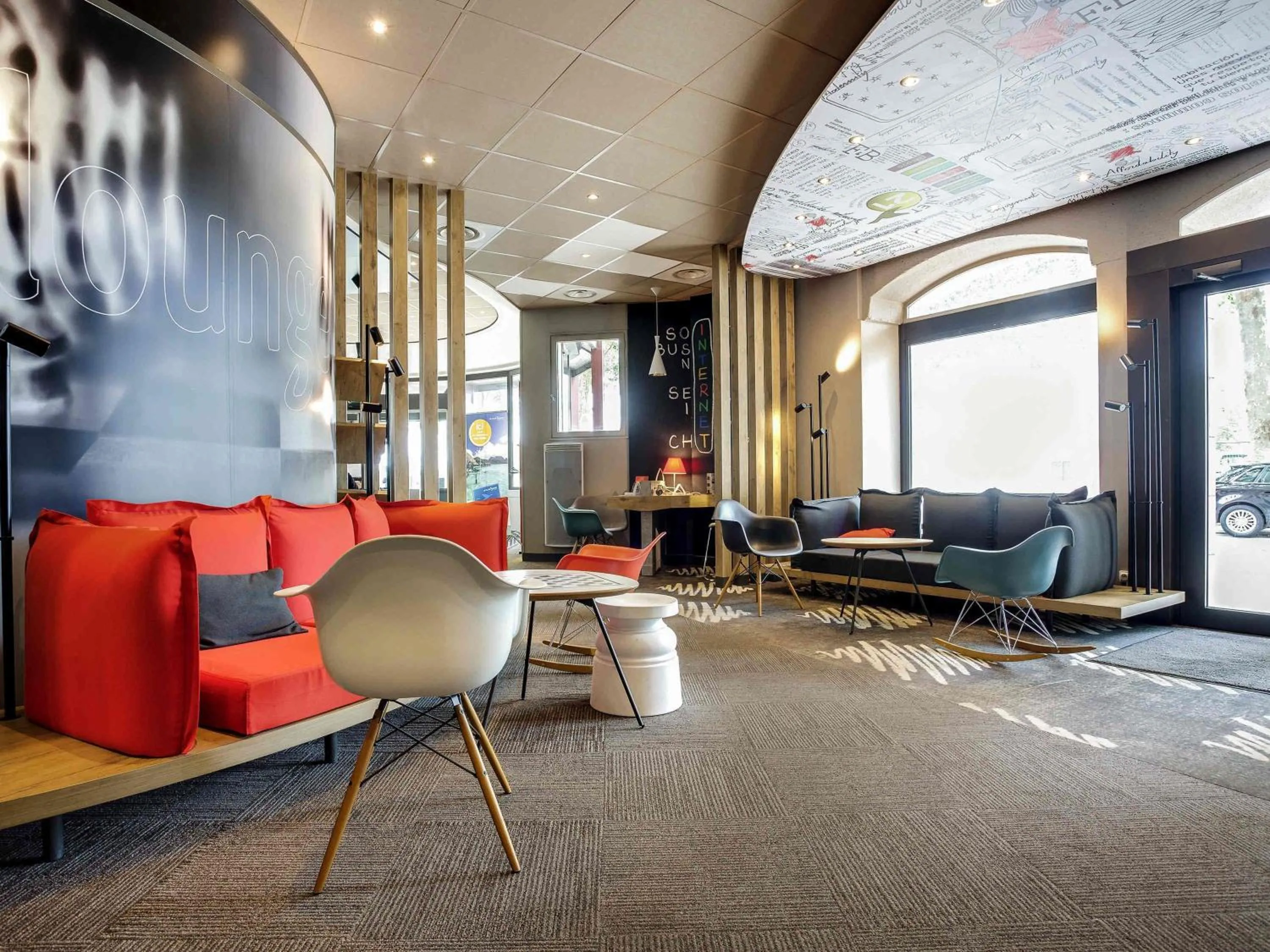 Meeting/conference room in ibis Angers Centre Chateau