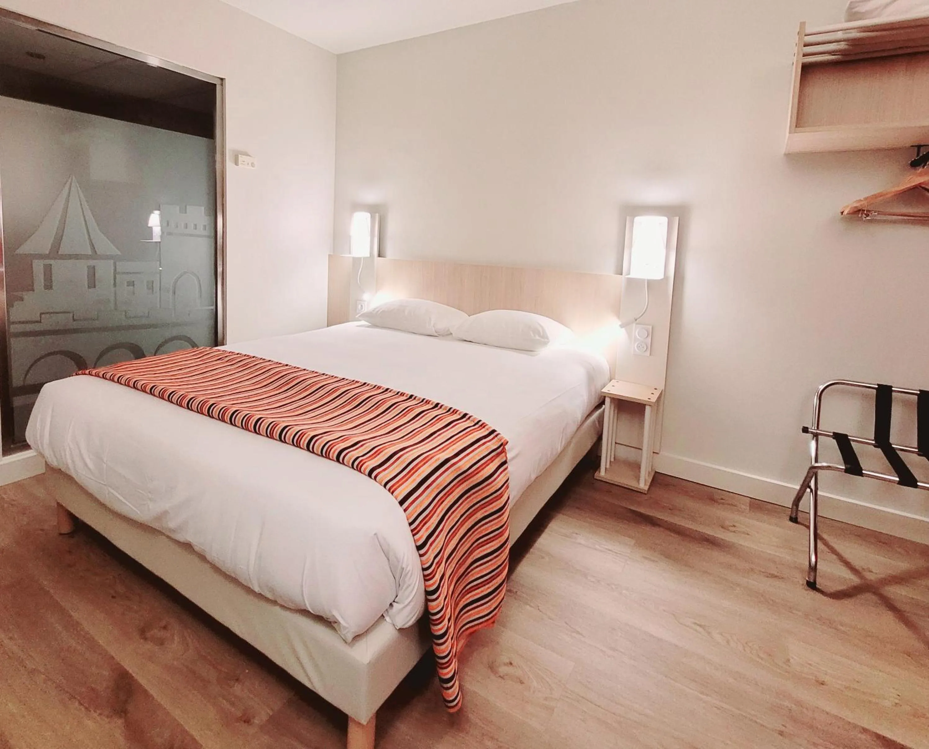 Photo of the whole room, Bed in Hotel Espace Cite