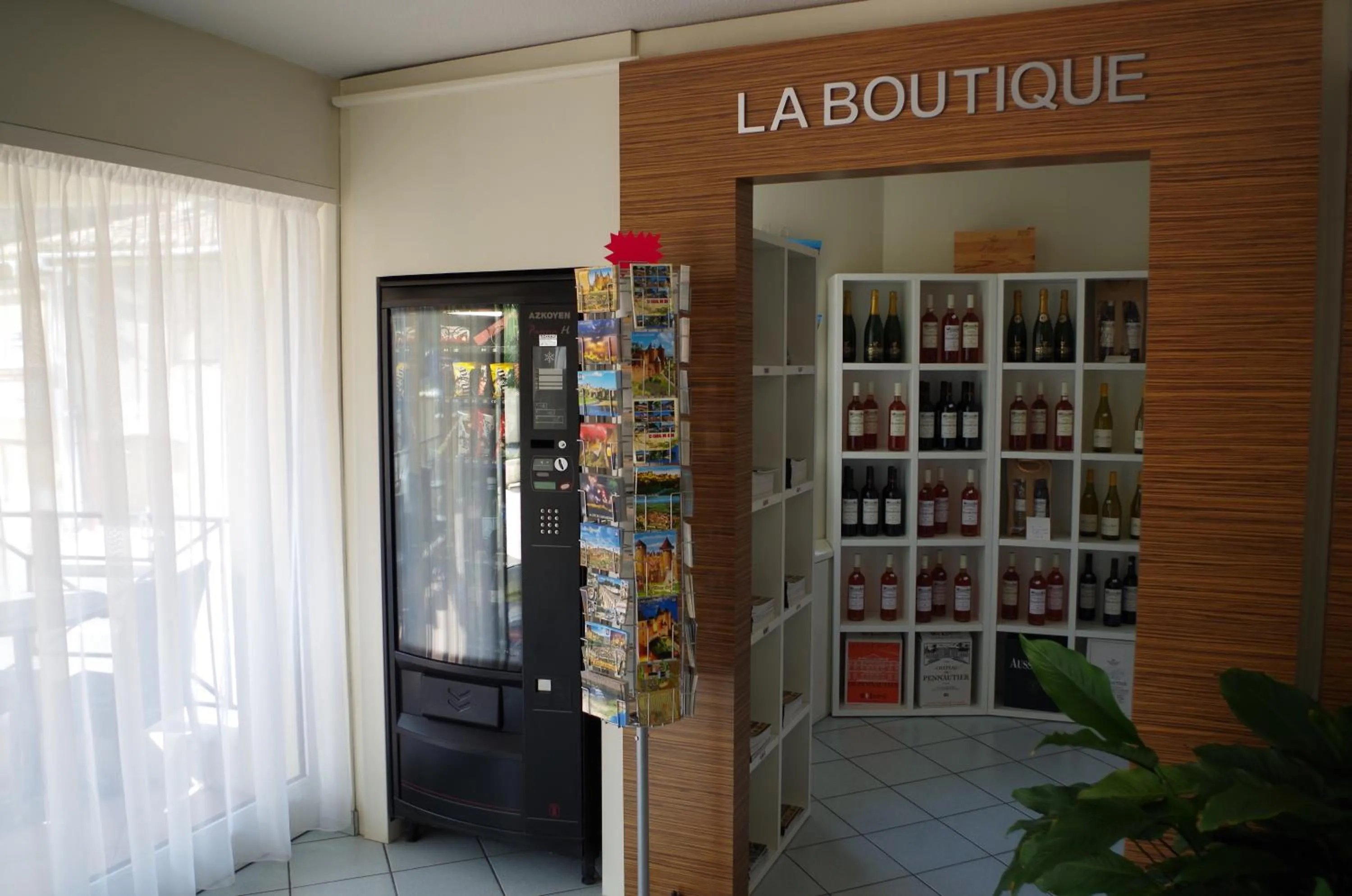 On-site shops in Hotel Espace Cite