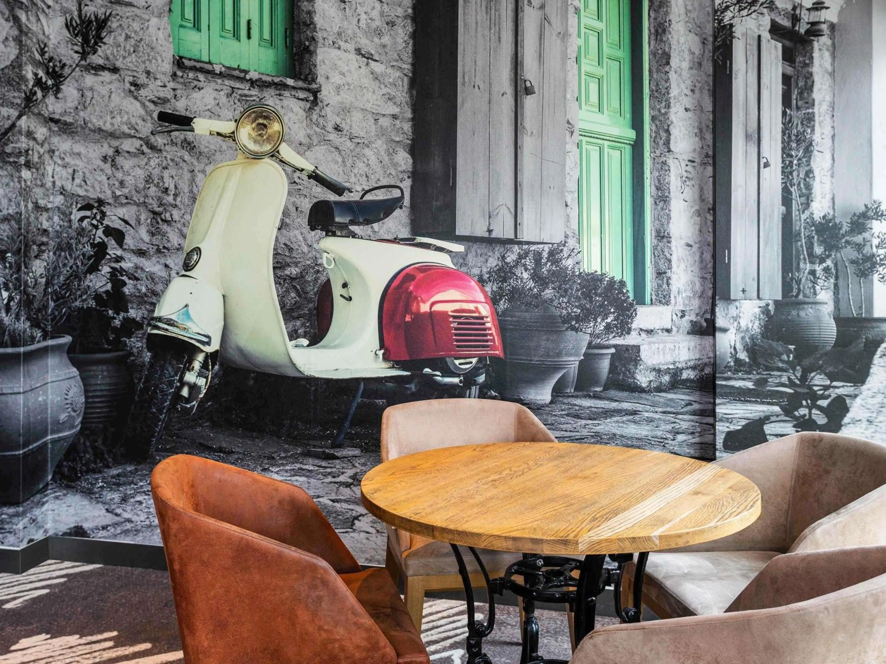 Restaurant/places to eat in ibis Bordeaux Pessac Route des Vins