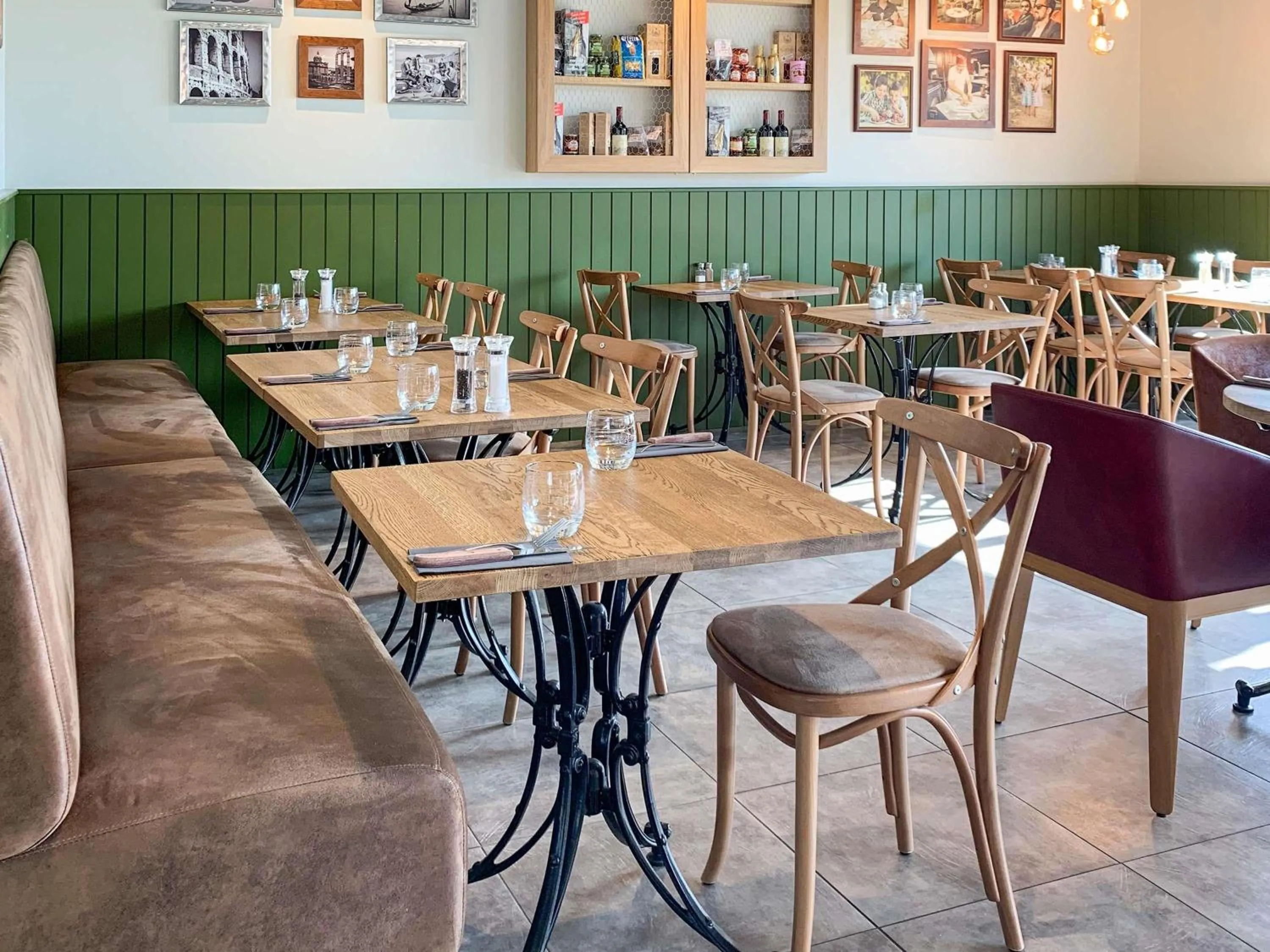 Restaurant/places to eat in ibis Bordeaux Pessac Route des Vins