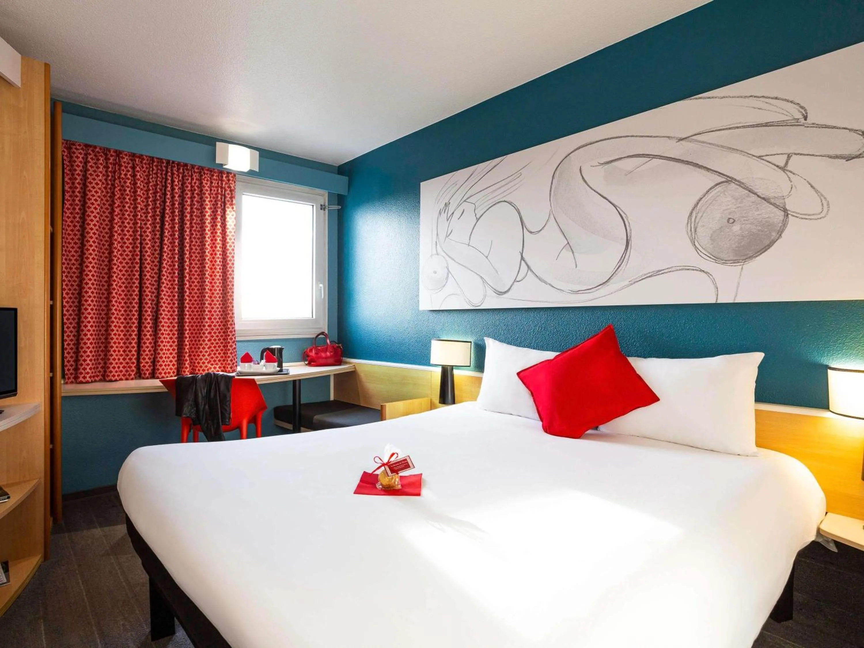 Bedroom, Bed in ibis Bordeaux Pessac Route des Vins