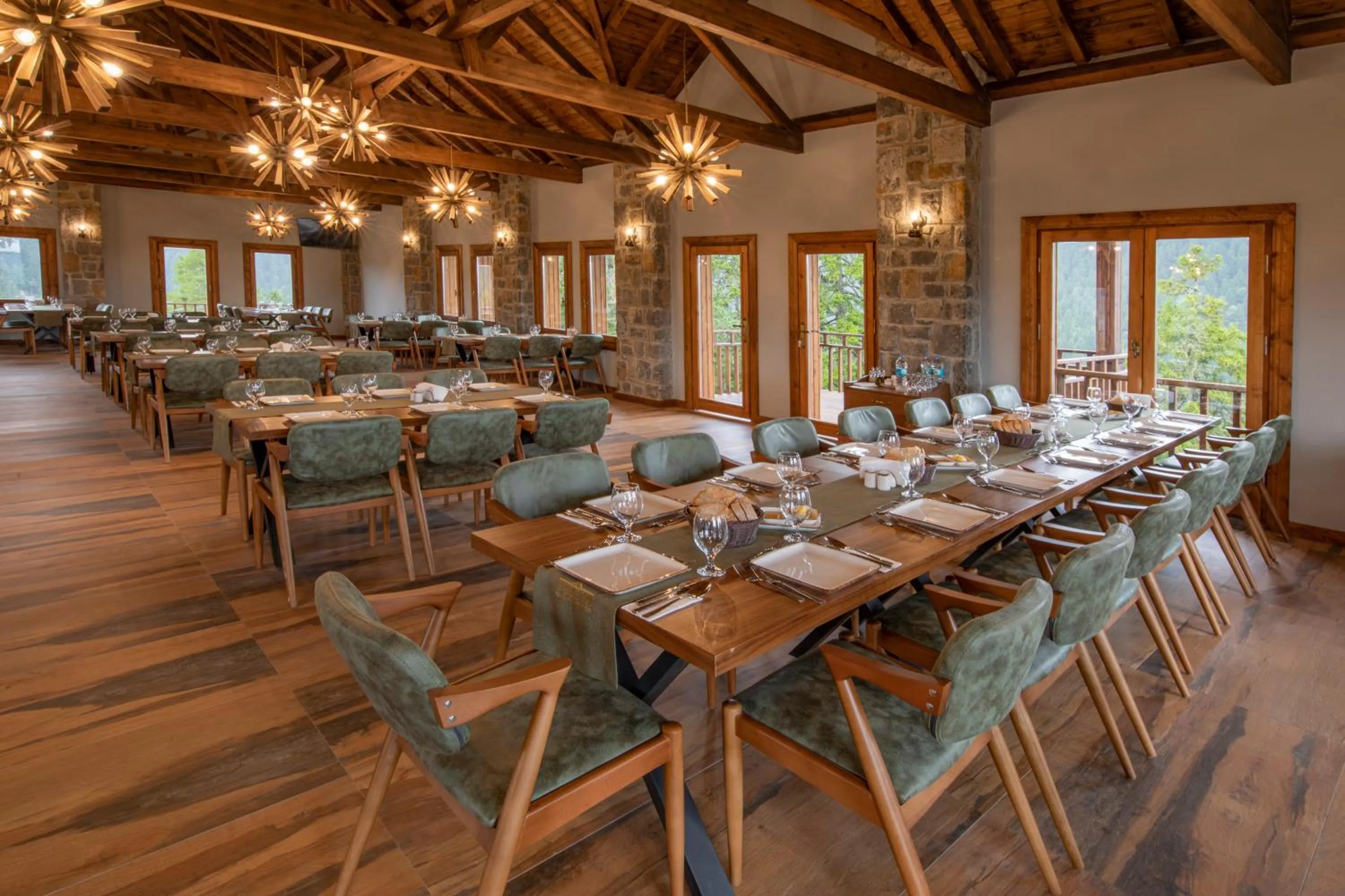 Restaurant/places to eat in Foleya Mountain Resort Hotel & Villas