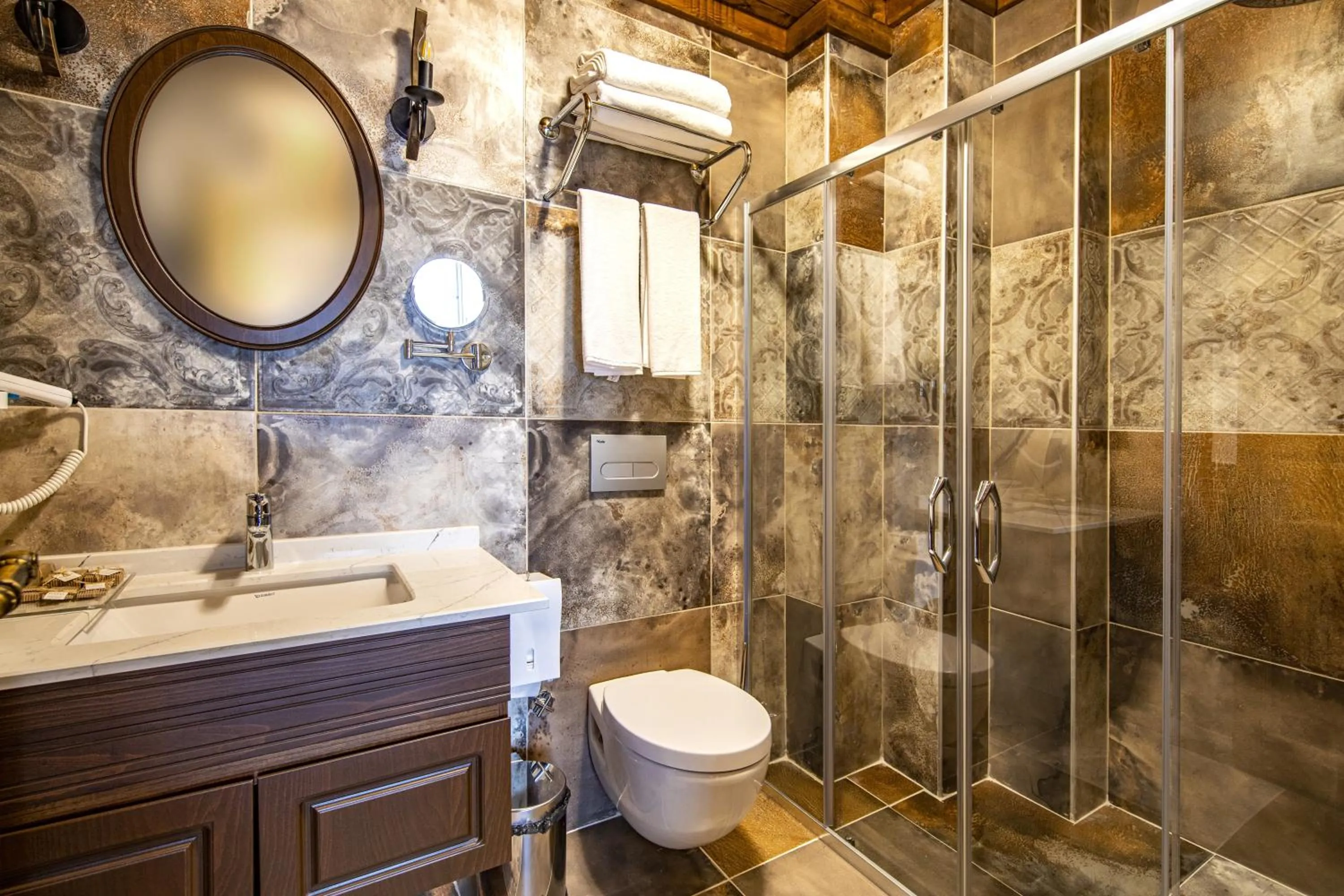 Bathroom in Foleya Mountain Resort Hotel & Villas