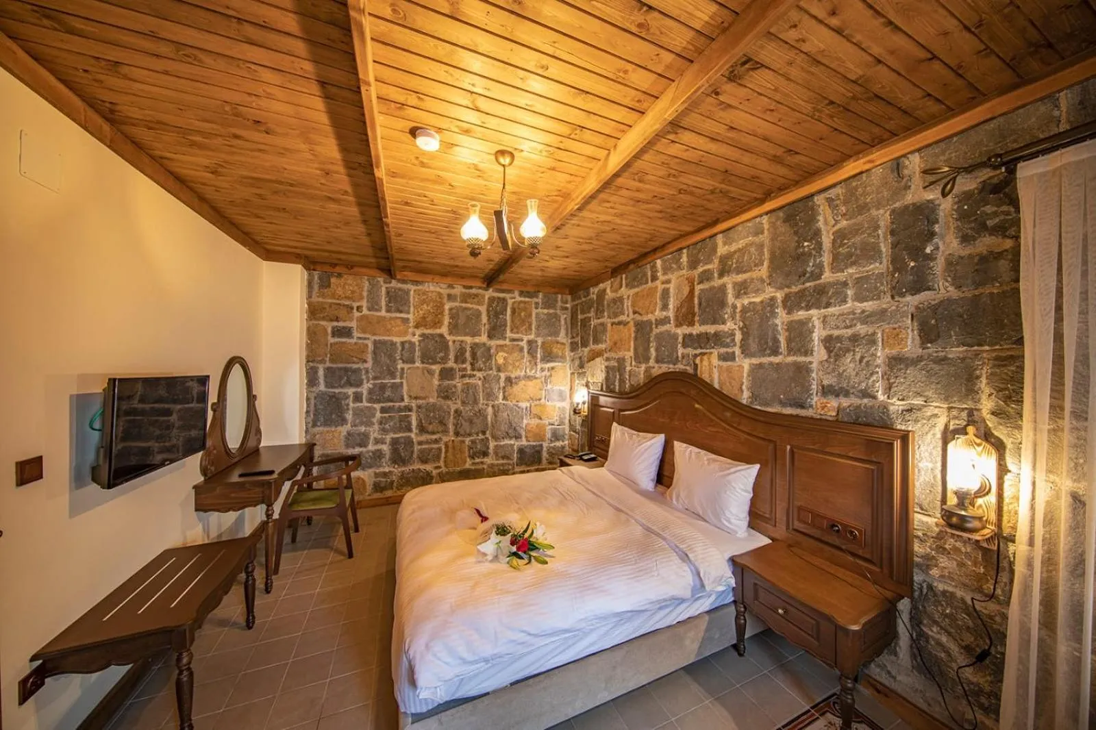 Bed in Foleya Mountain Resort Hotel & Villas