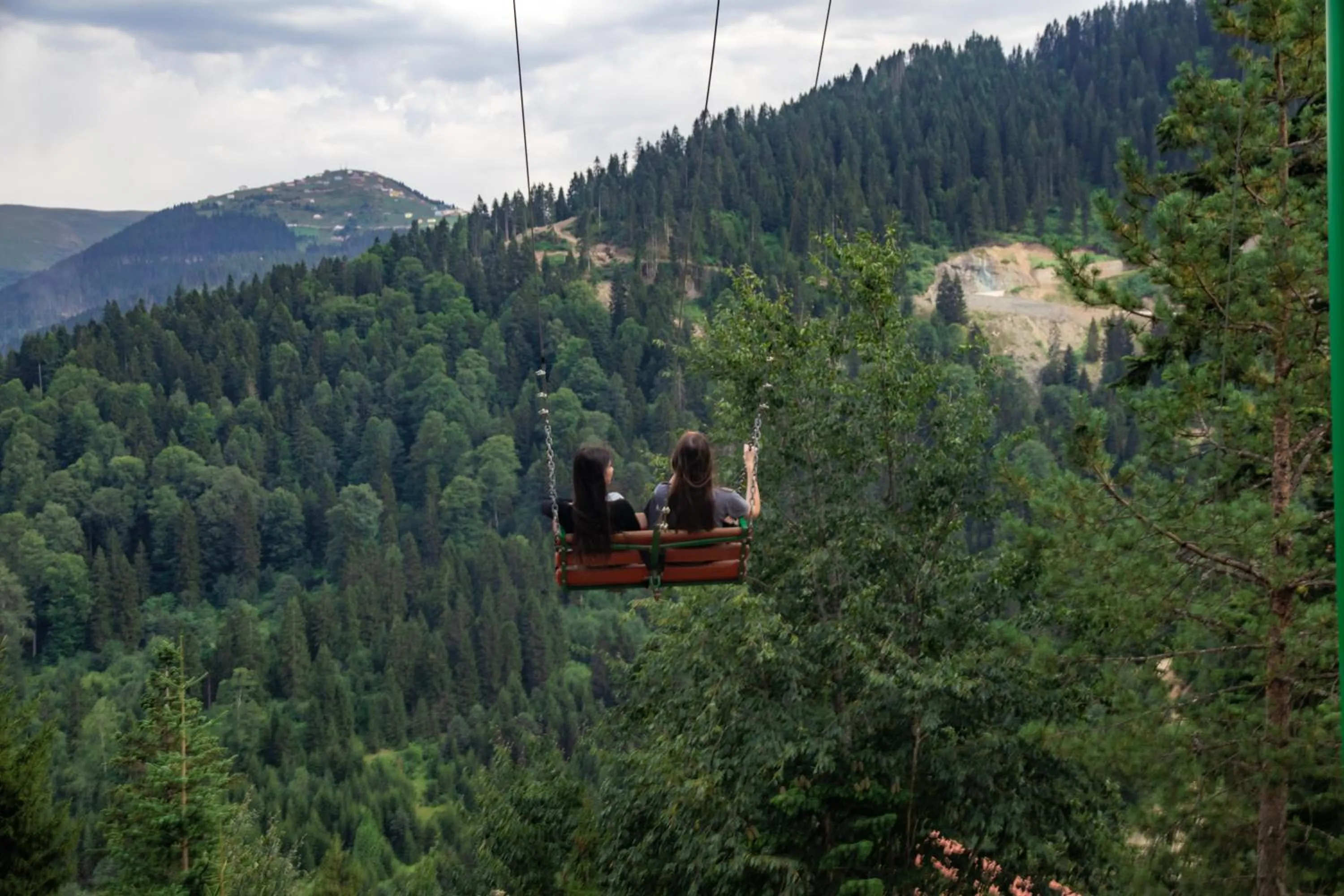 Entertainment in Foleya Mountain Resort Hotel & Villas