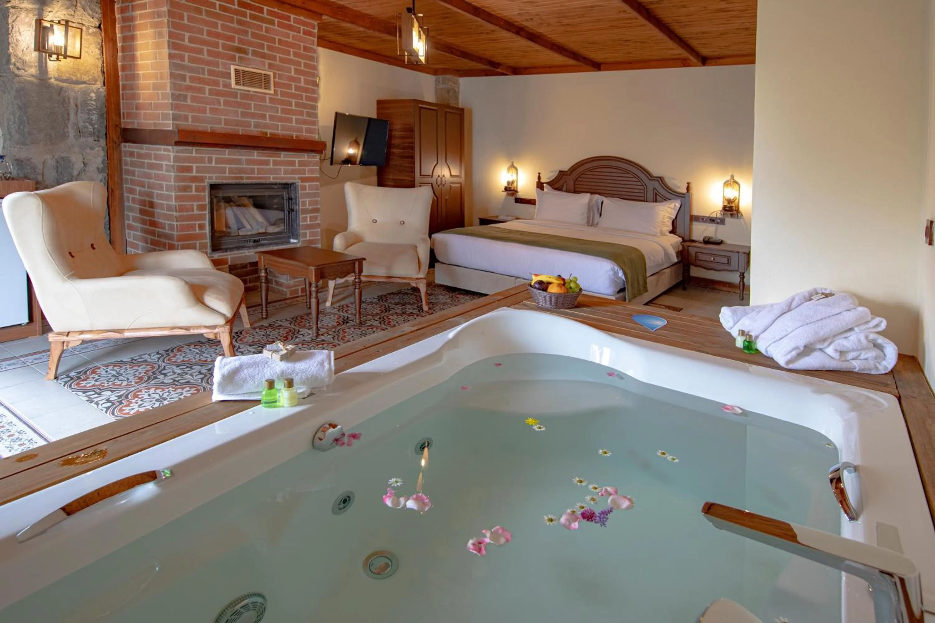 Balcony/Terrace, Bed in Foleya Mountain Resort Hotel & Villas