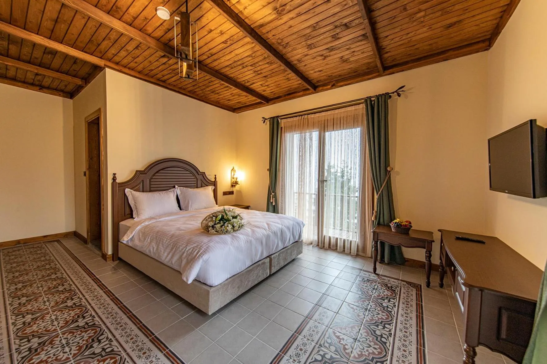 Bed in Foleya Mountain Resort Hotel & Villas