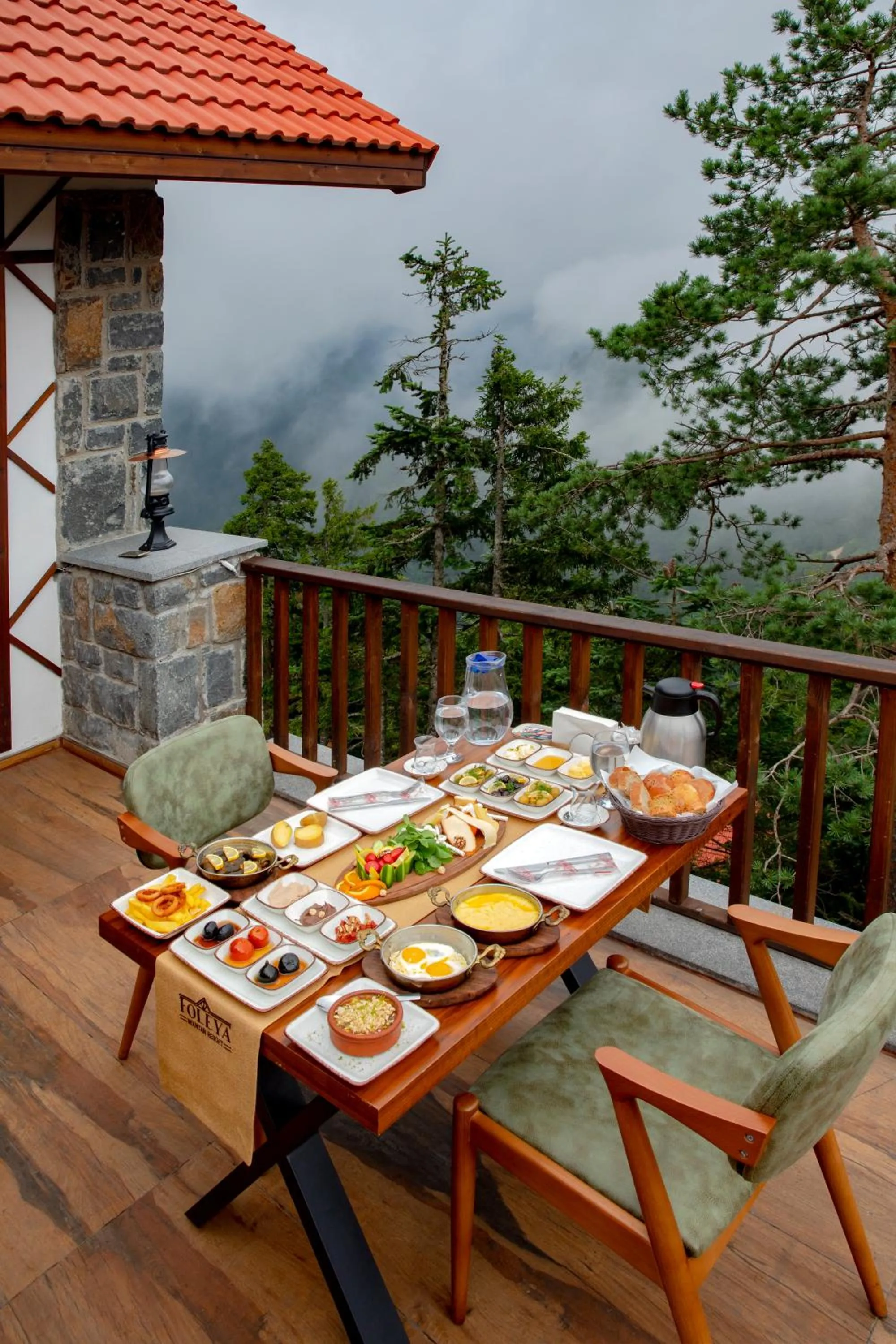 Restaurant/places to eat in Foleya Mountain Resort Hotel & Villas