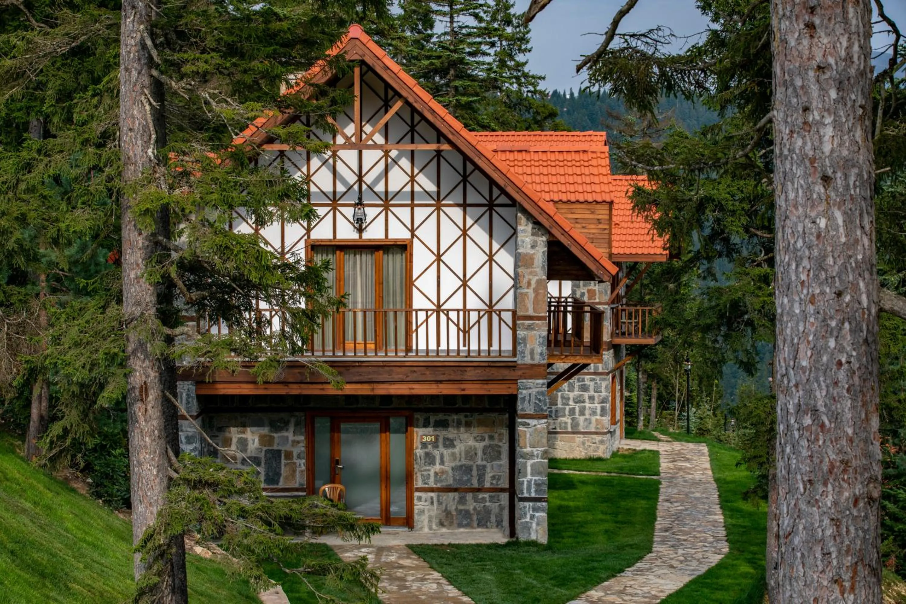 Property building in Foleya Mountain Resort Hotel & Villas