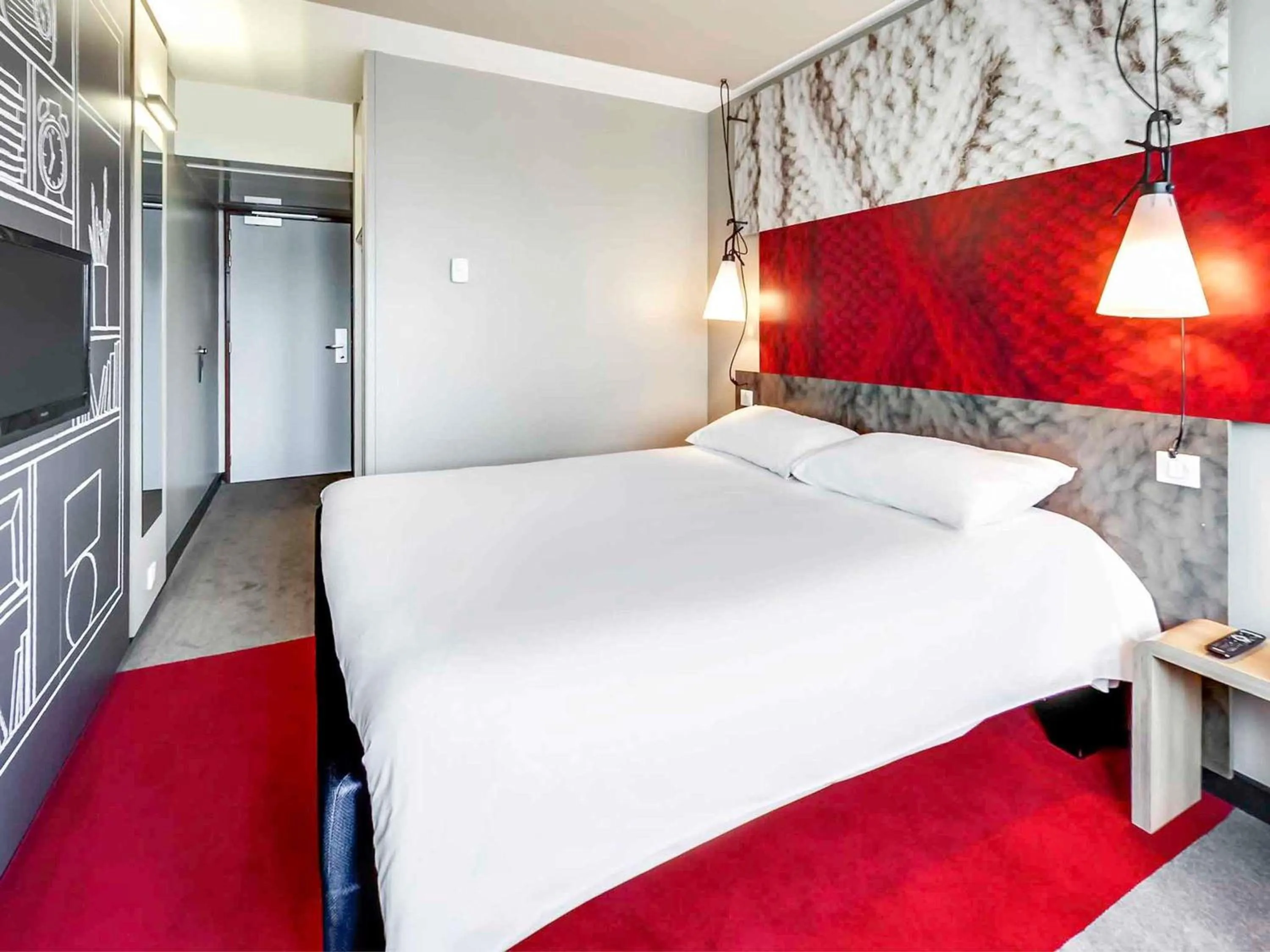 Bedroom, Bed in ibis Orleans Centre Gare