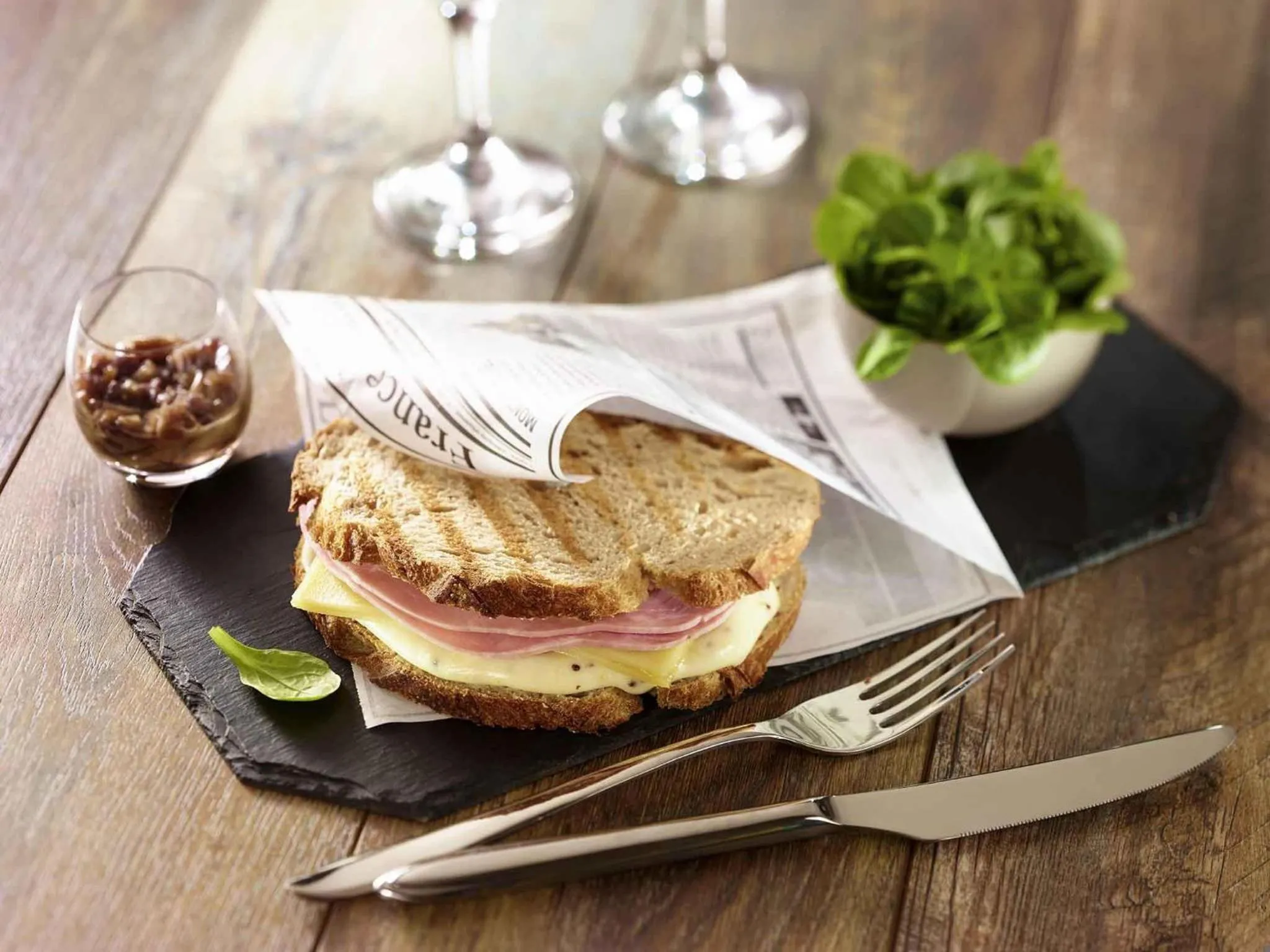 Lounge or bar in ibis Orleans Centre Gare