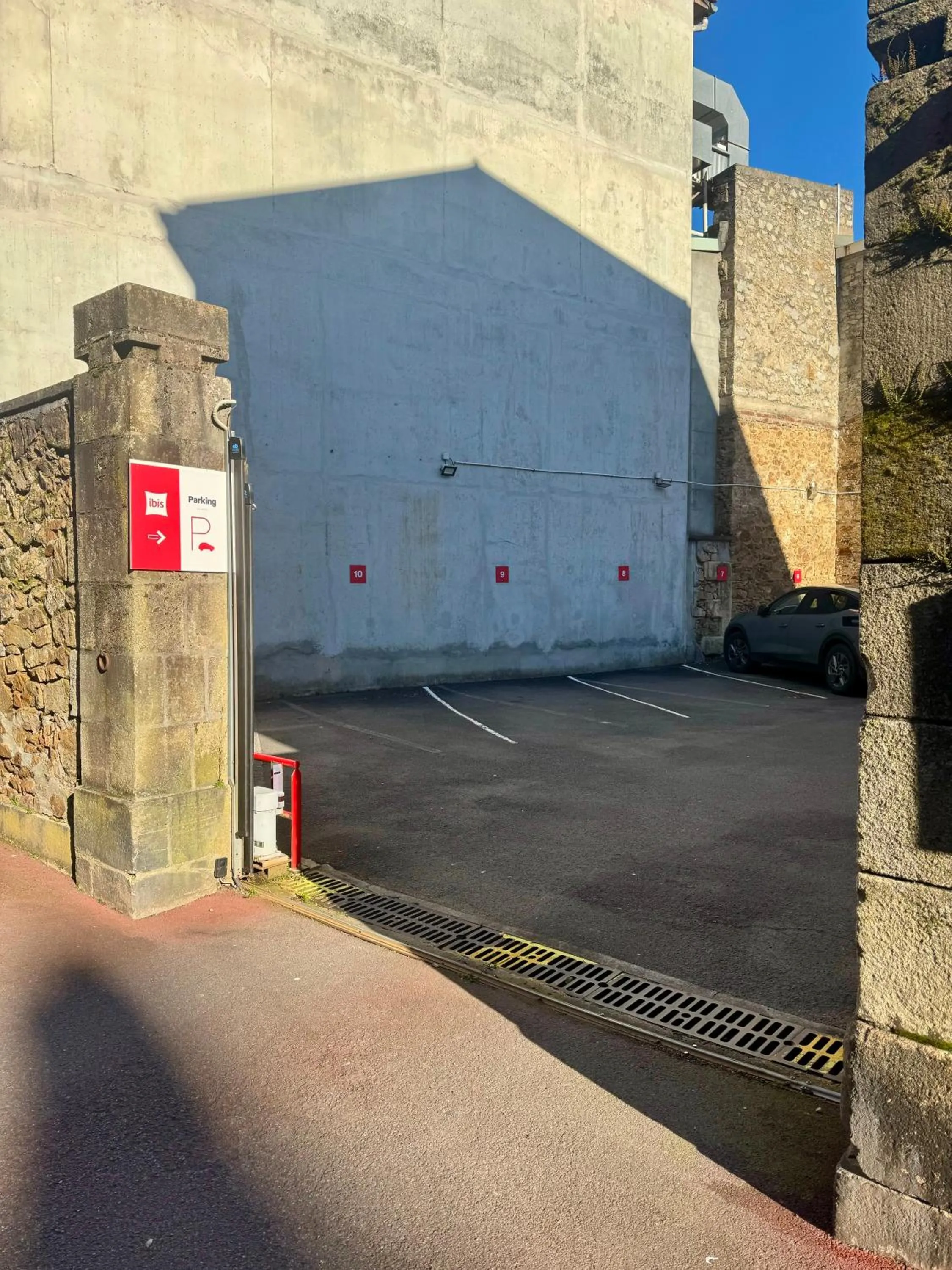 Parking in ibis Limoges Centre