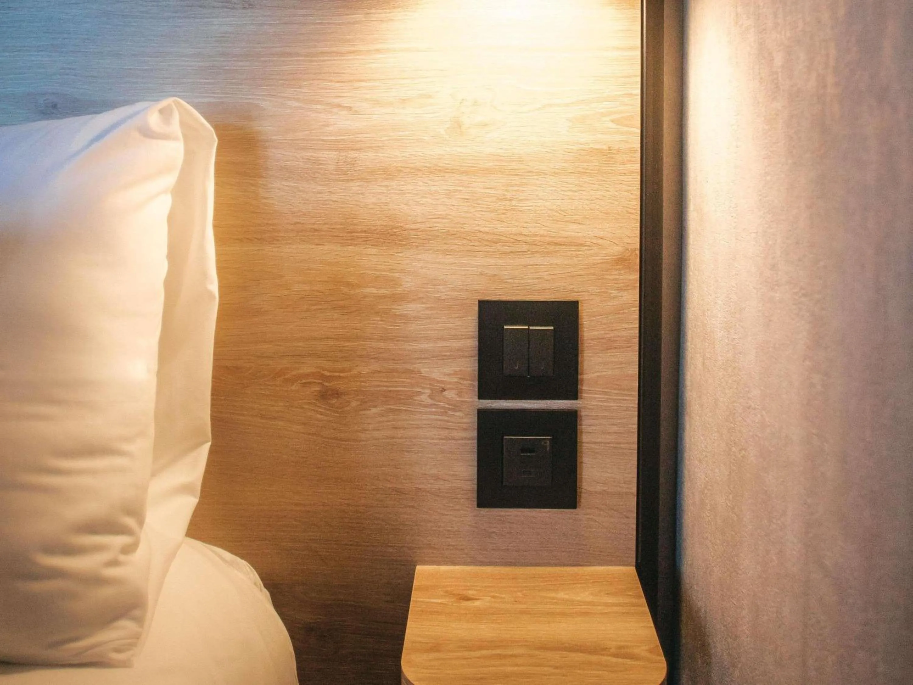 Bedroom, Bed in ibis Limoges Centre